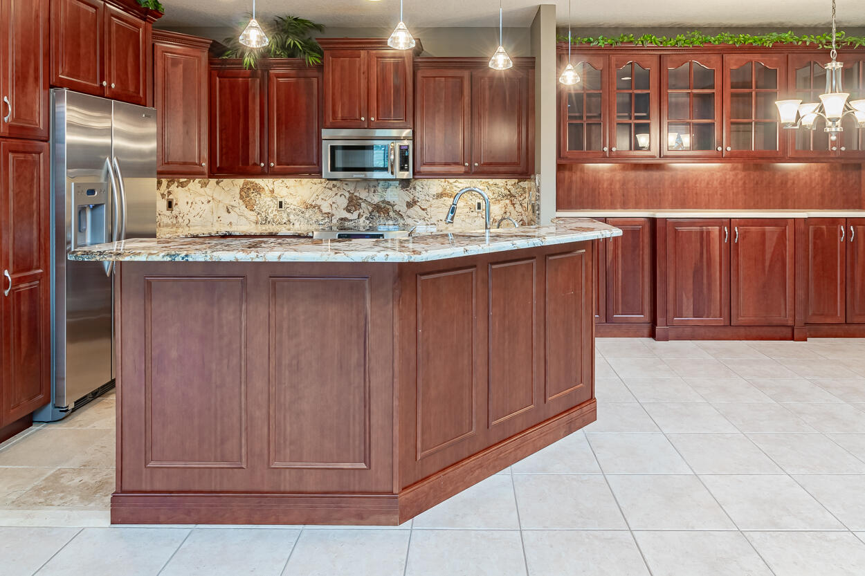 2440 SW Island Creek Trail