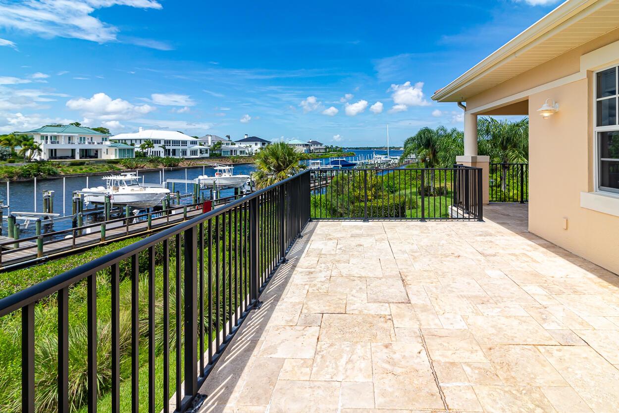 2440 SW Island Creek Trail