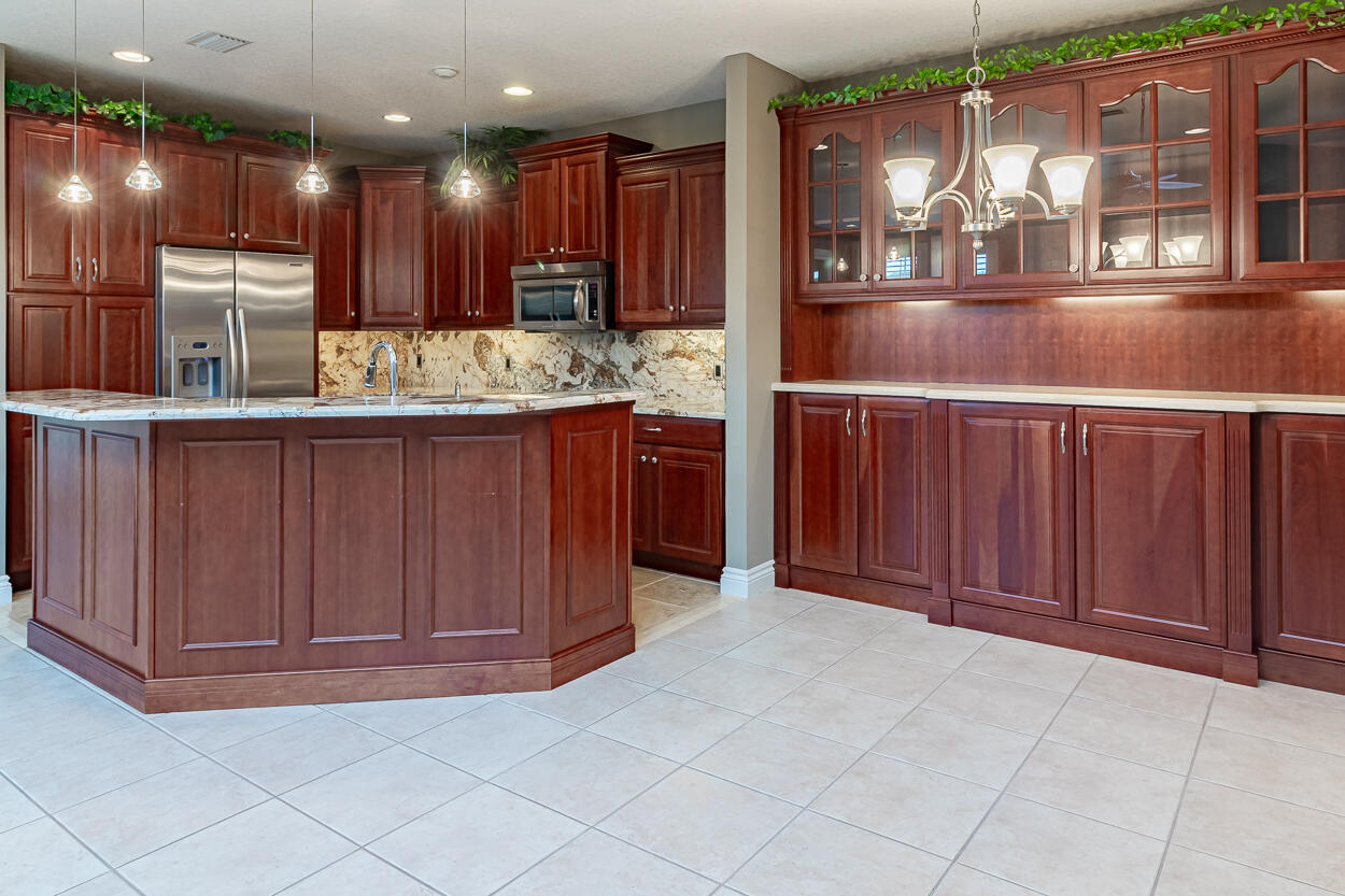 2440 SW Island Creek Trail