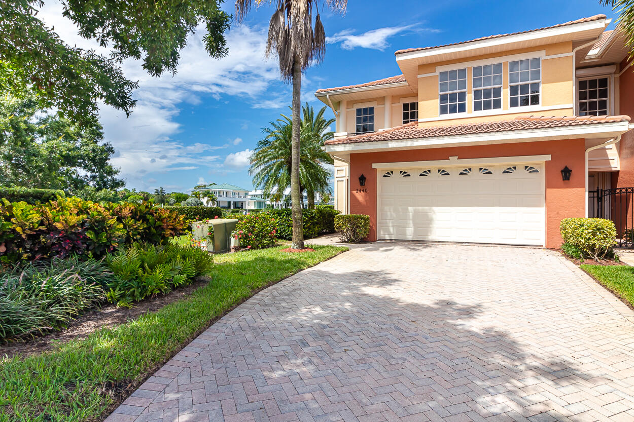 2440 SW Island Creek Trail