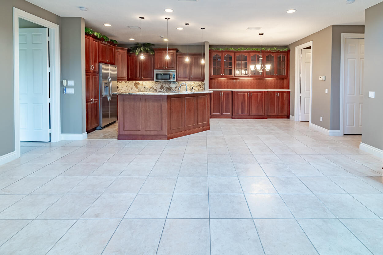 2440 SW Island Creek Trail