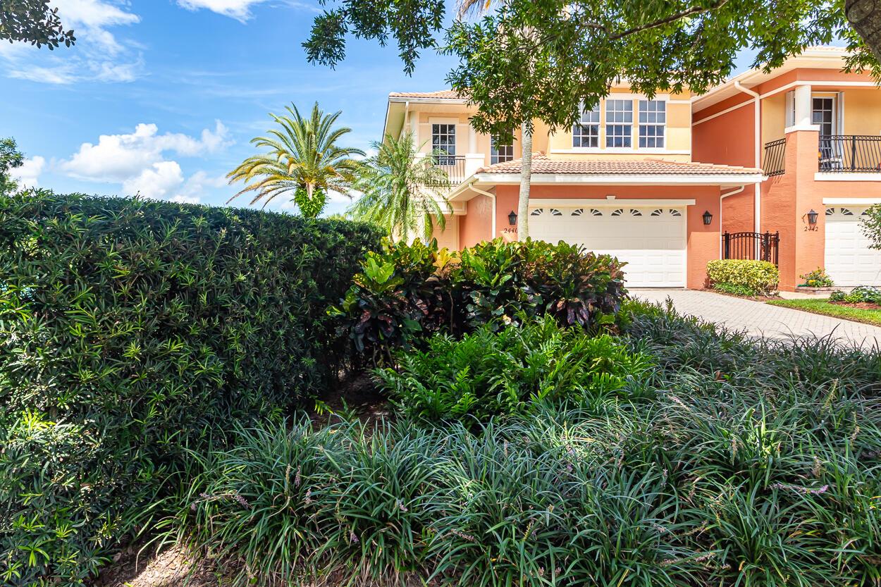 2440 SW Island Creek Trail