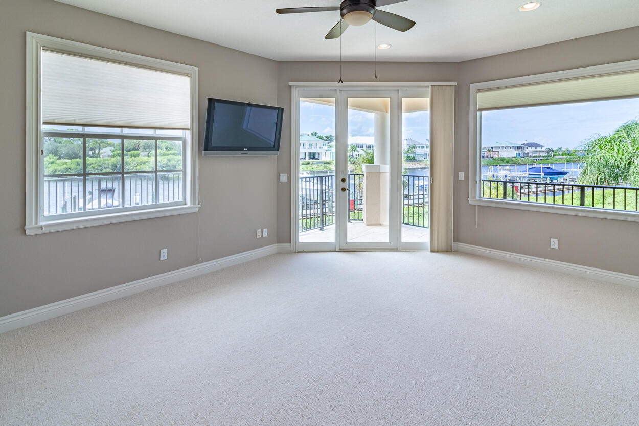 2440 SW Island Creek Trail