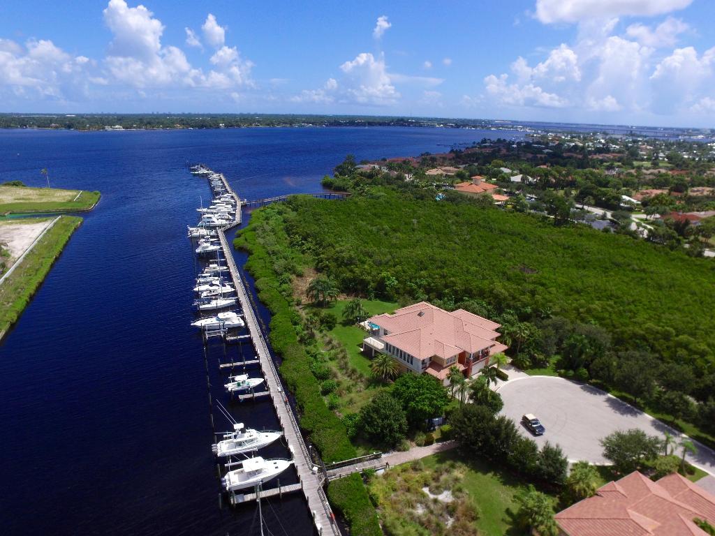 2440 SW Island Creek Trail