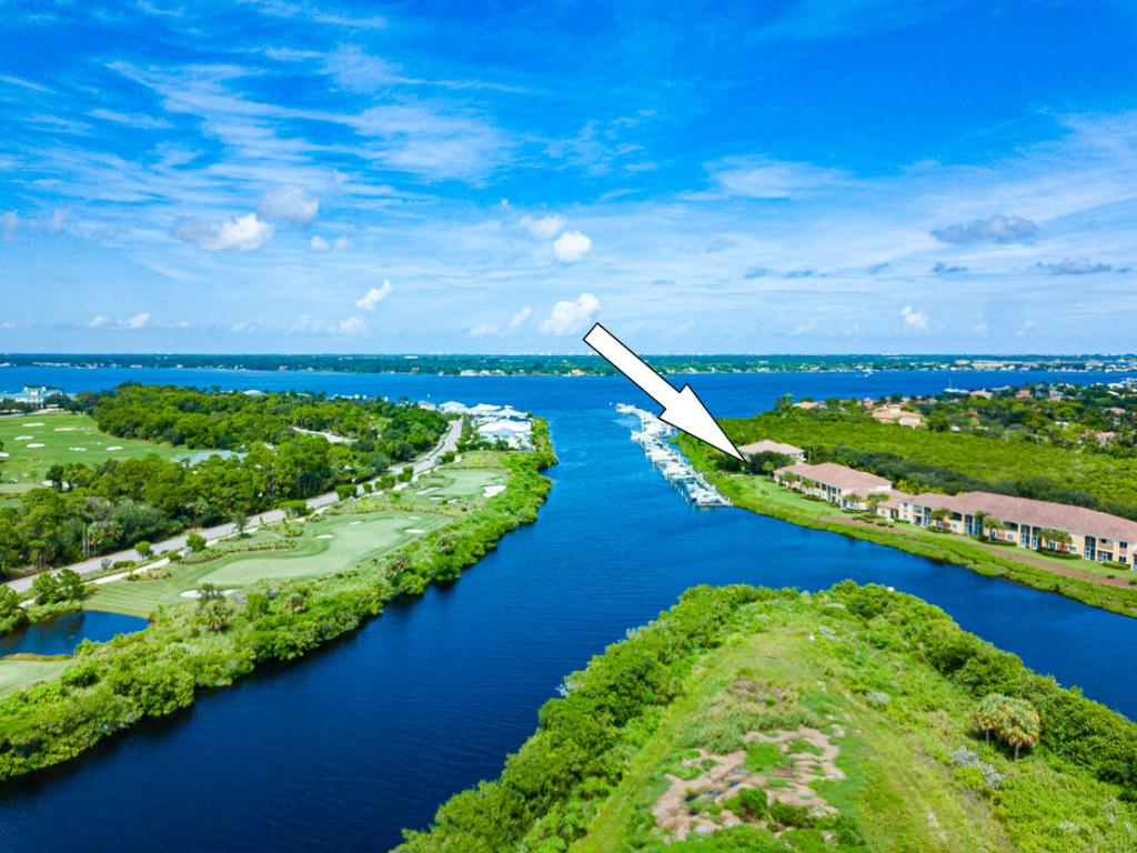 2440 SW Island Creek Trail