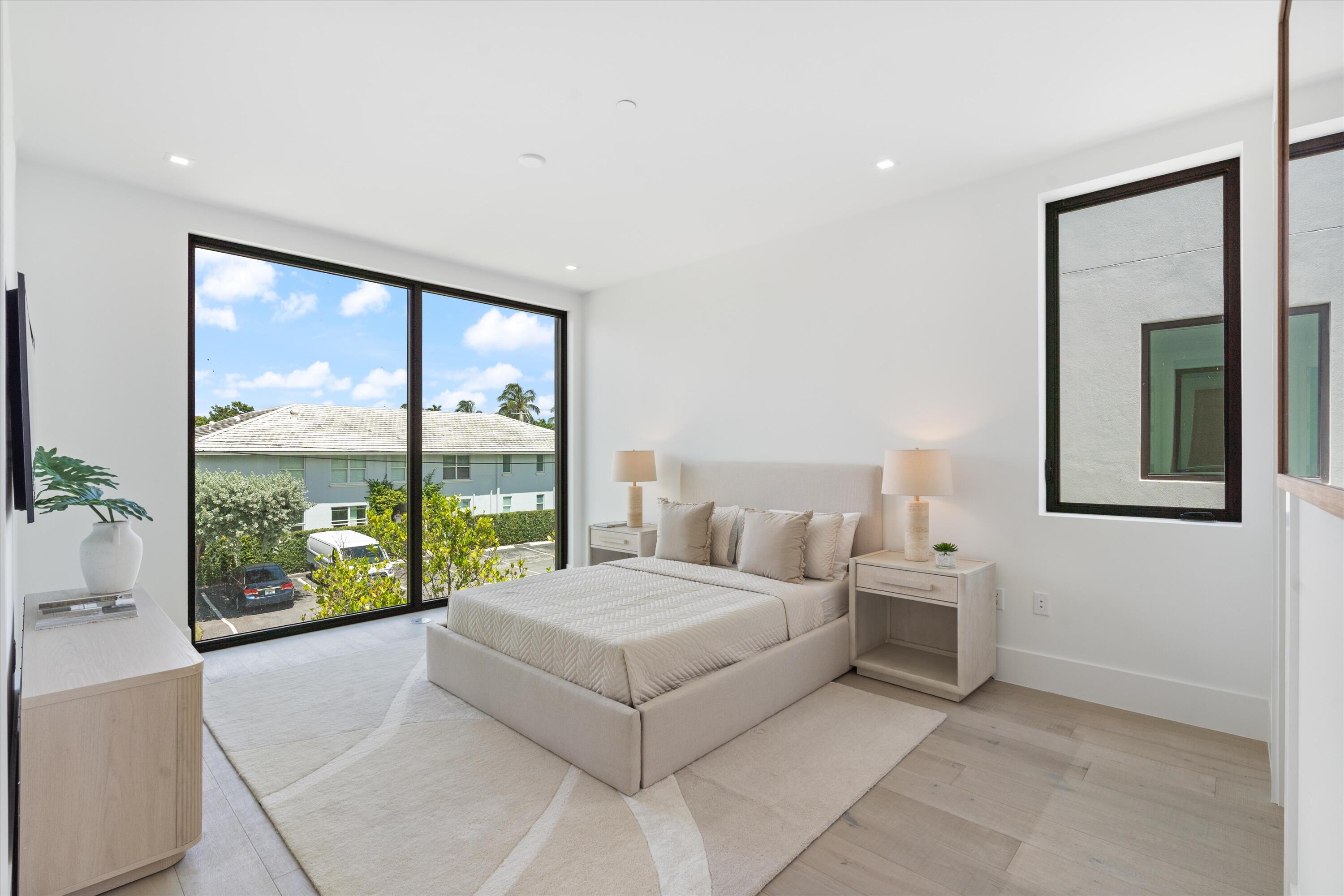 1066 Del Harbour Drive
