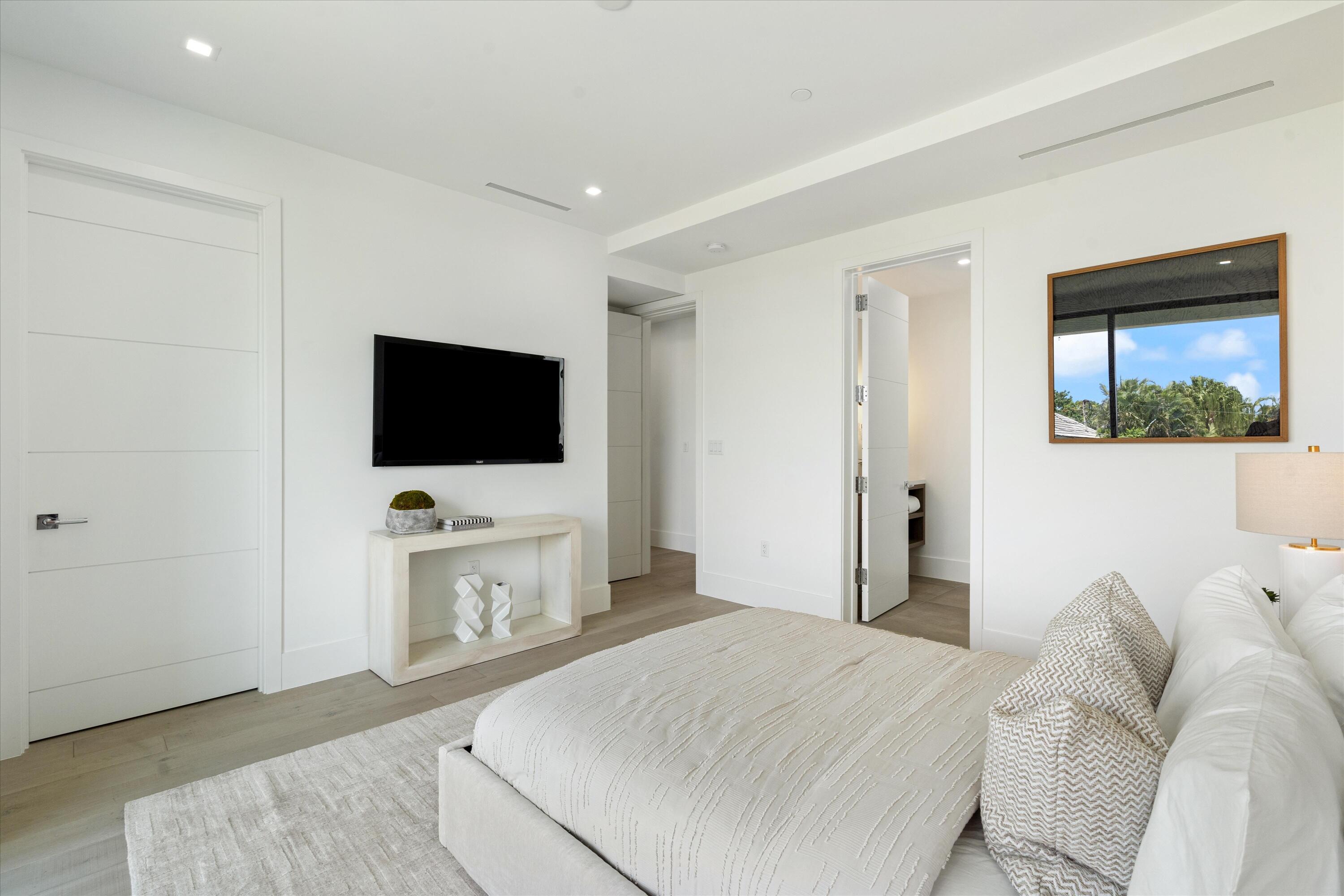 1066 Del Harbour Drive