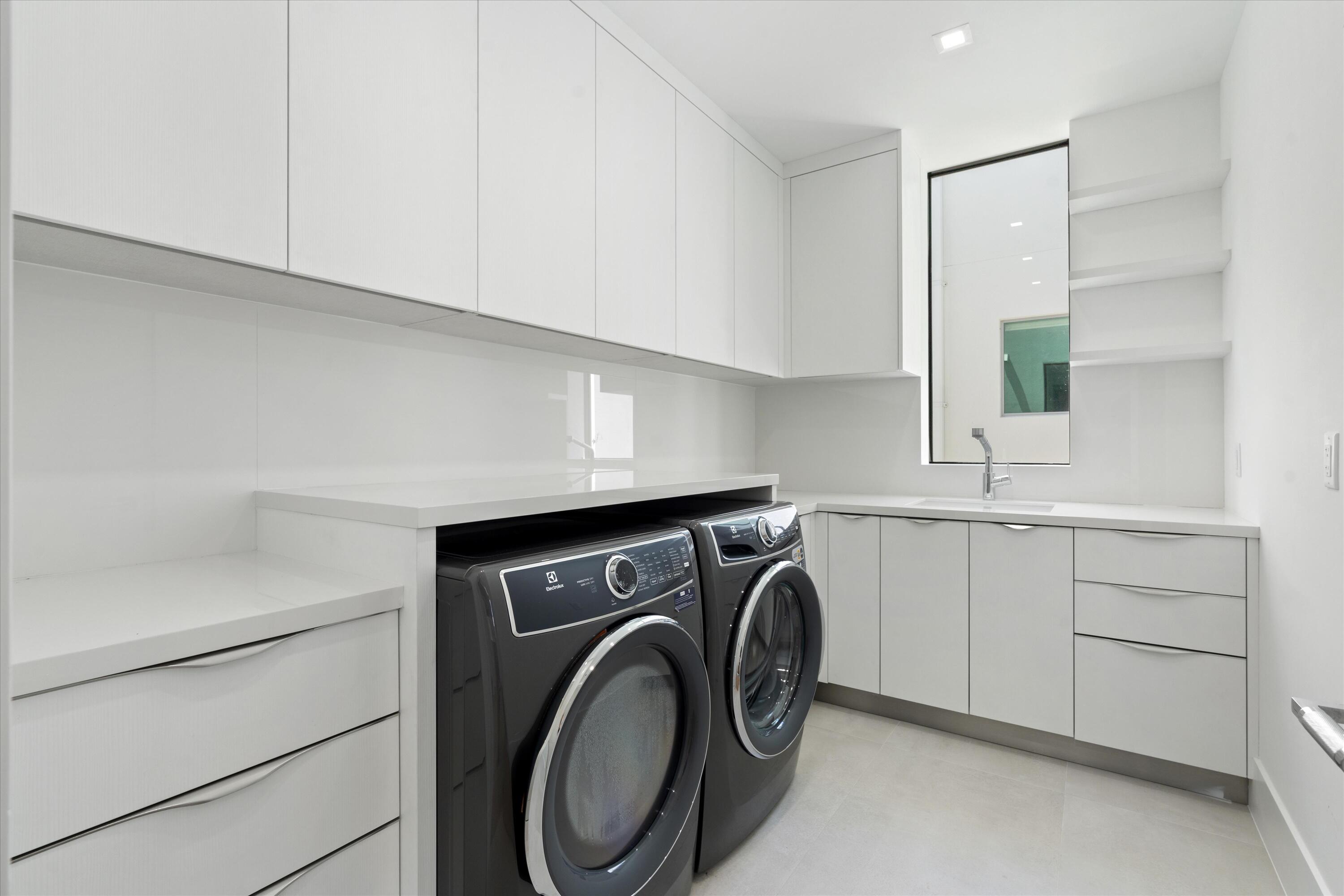 1066 Del Harbour Drive