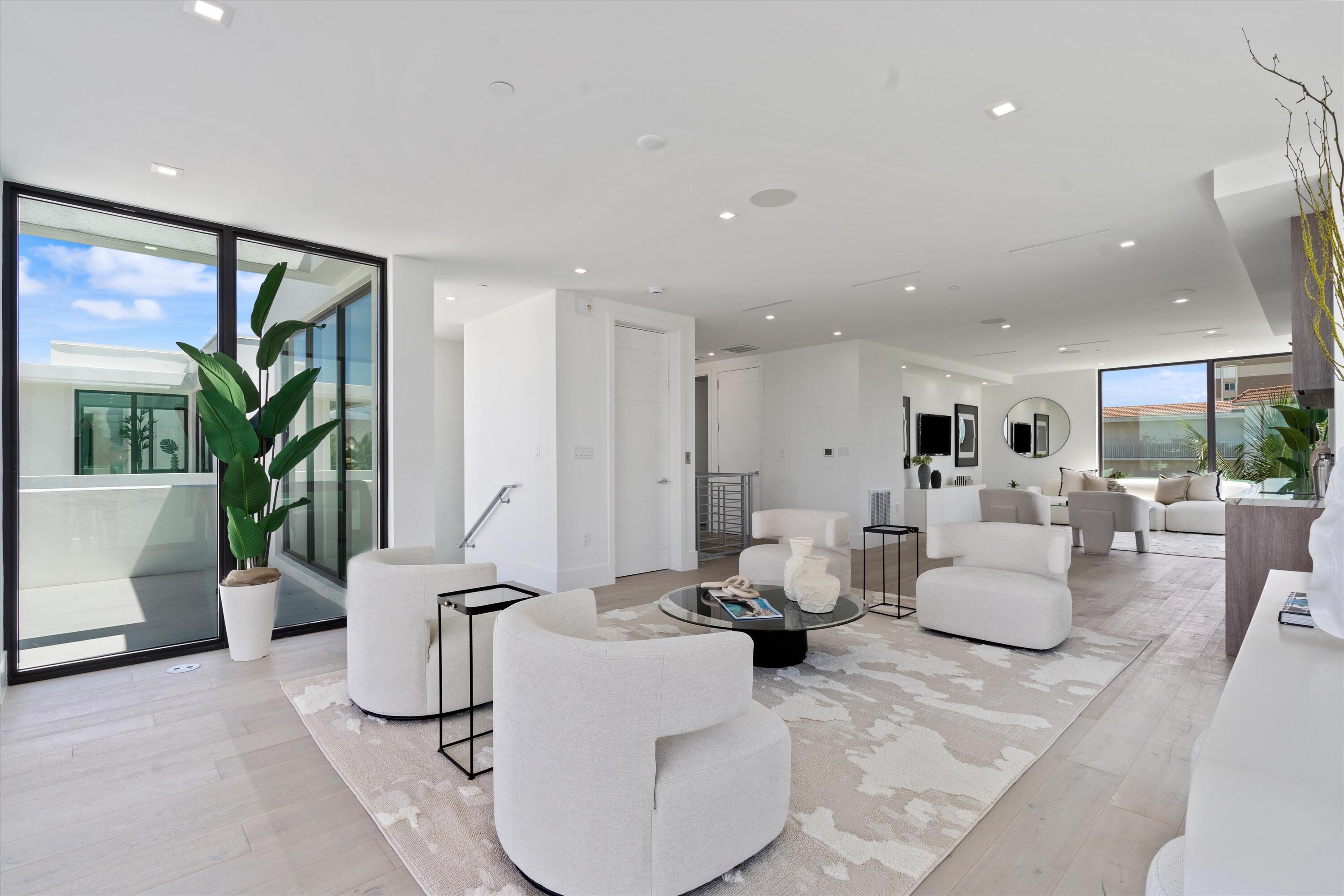 1066 Del Harbour Drive