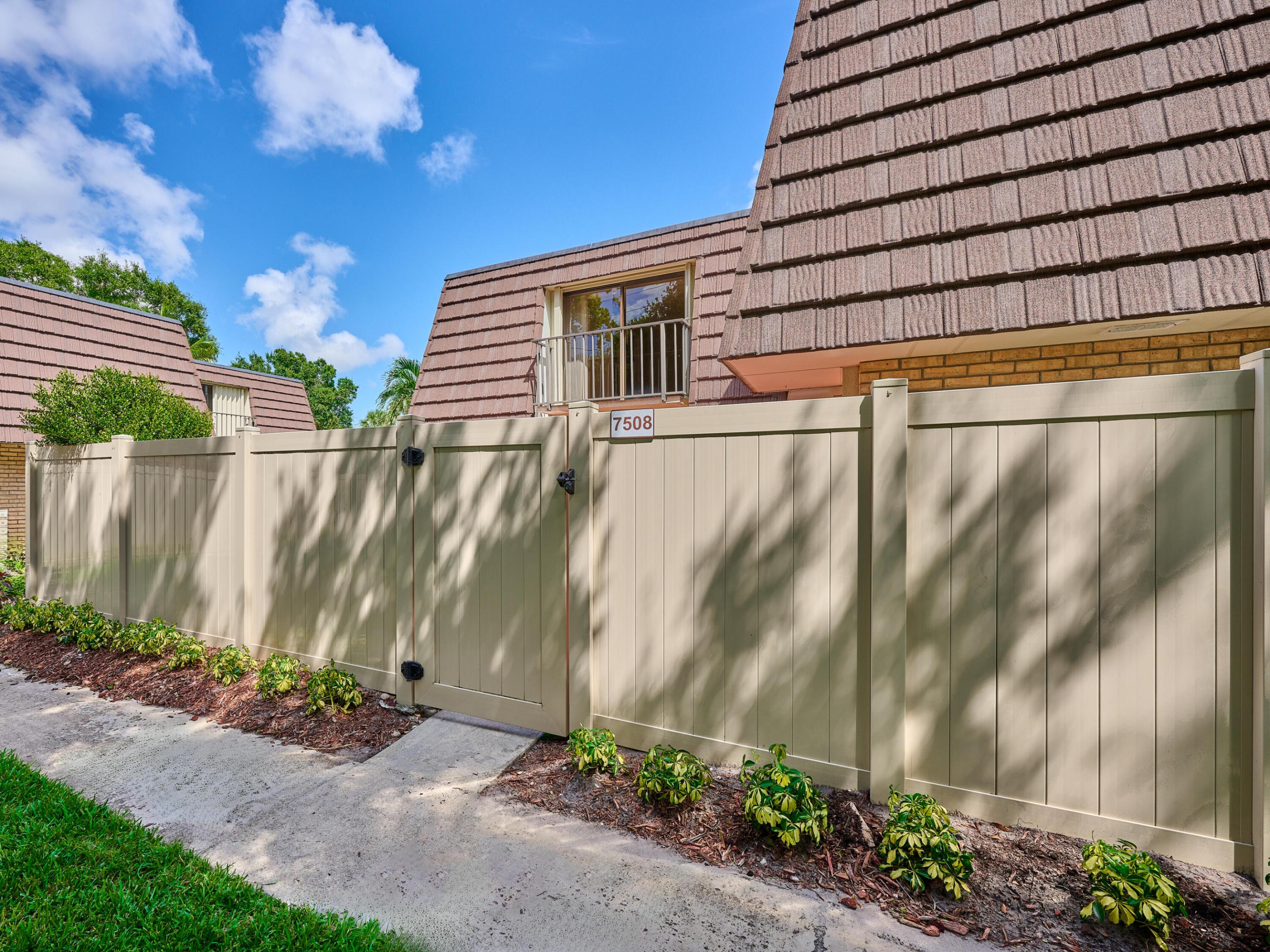 7508 75th Way