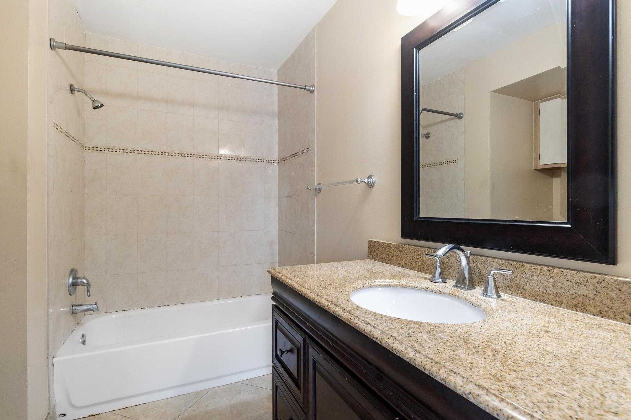 815 W Boulevard 16-105