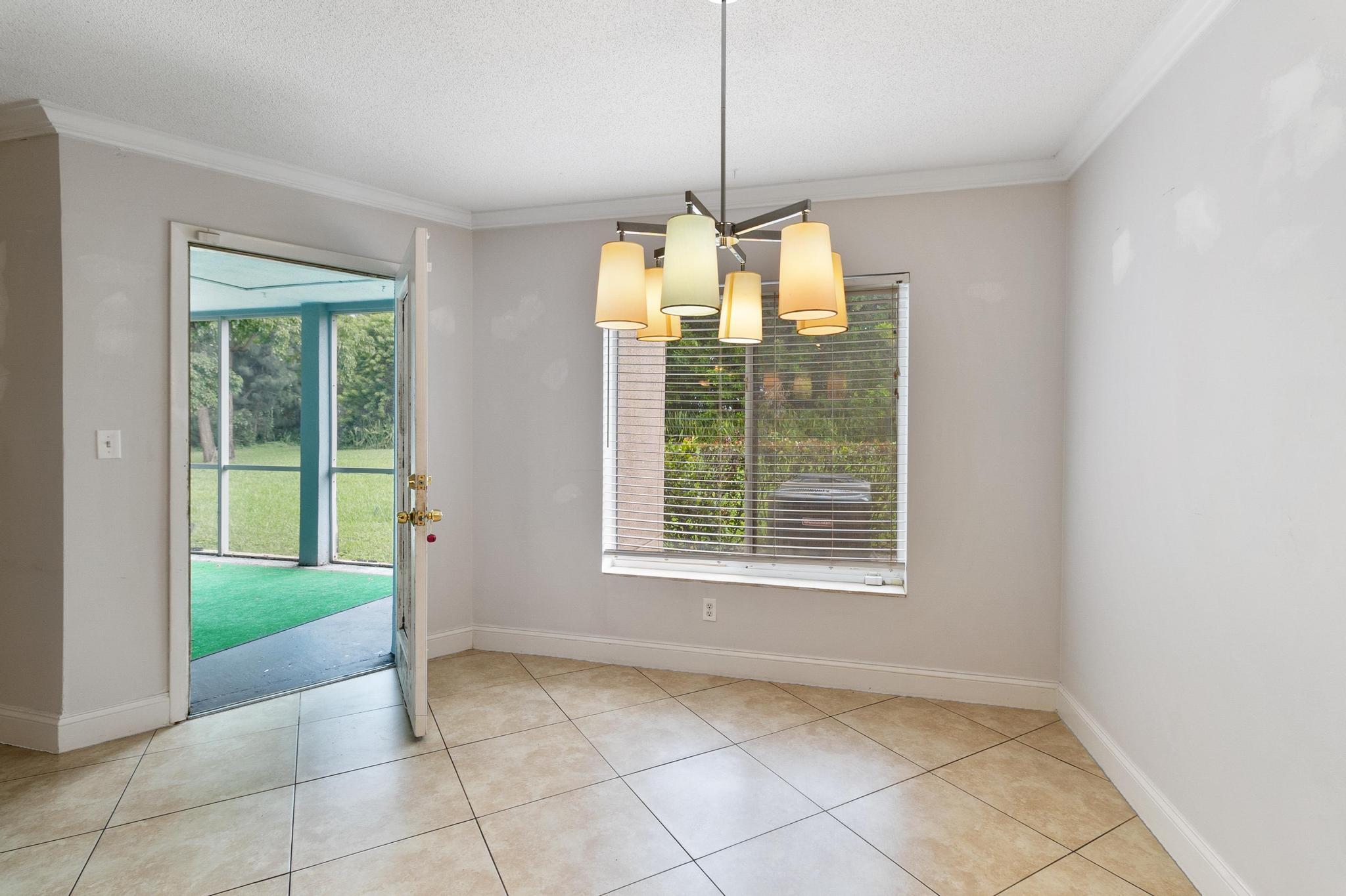 815 W Boulevard 16-105