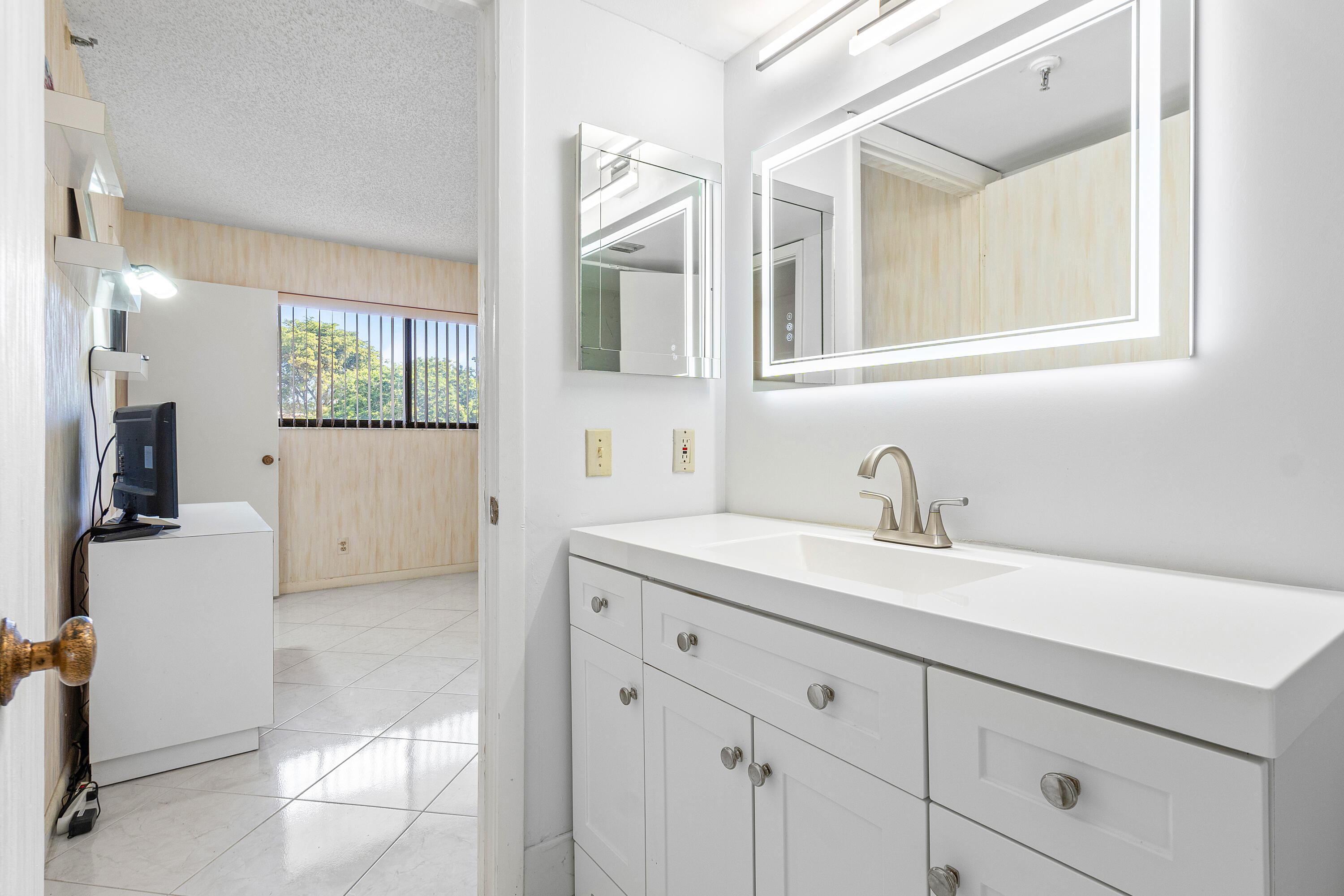 6866 Huntington Lane 307
