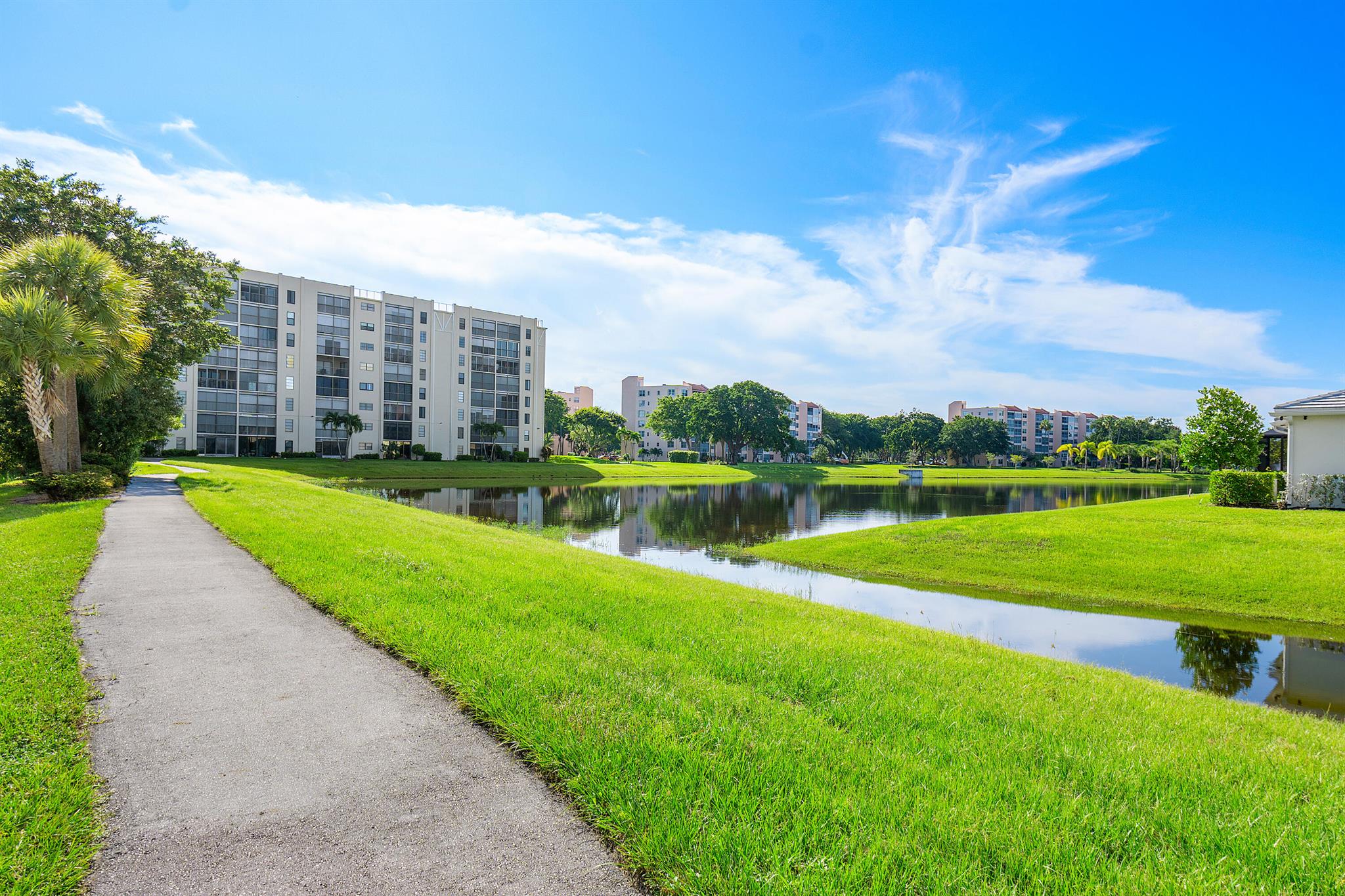 6866 Huntington Lane 307