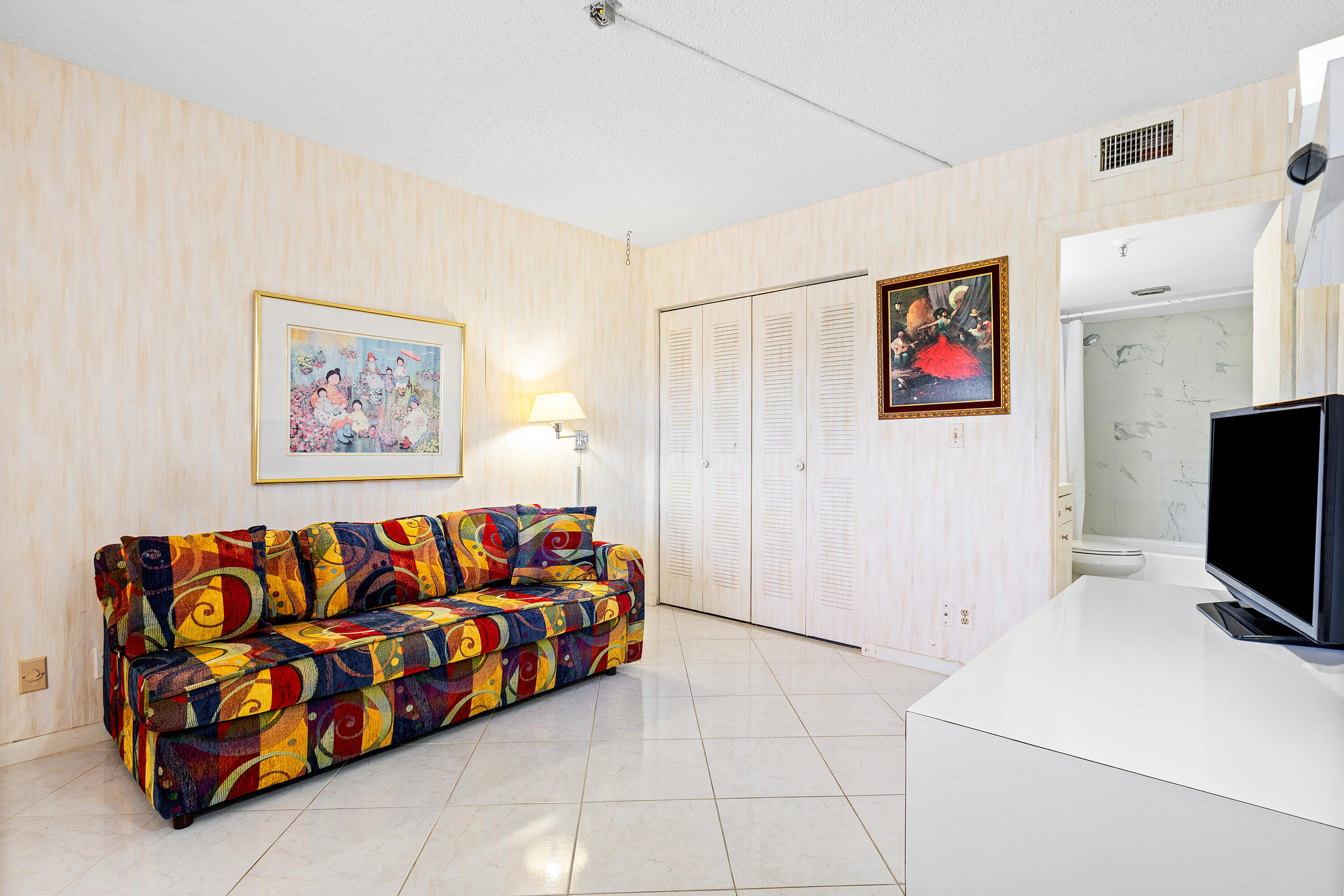 6866 Huntington Lane 307