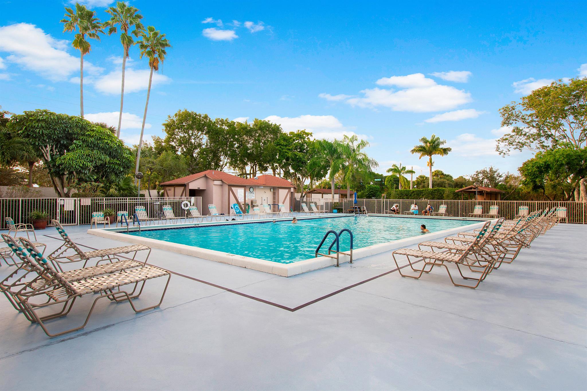 6866 Huntington Lane 307