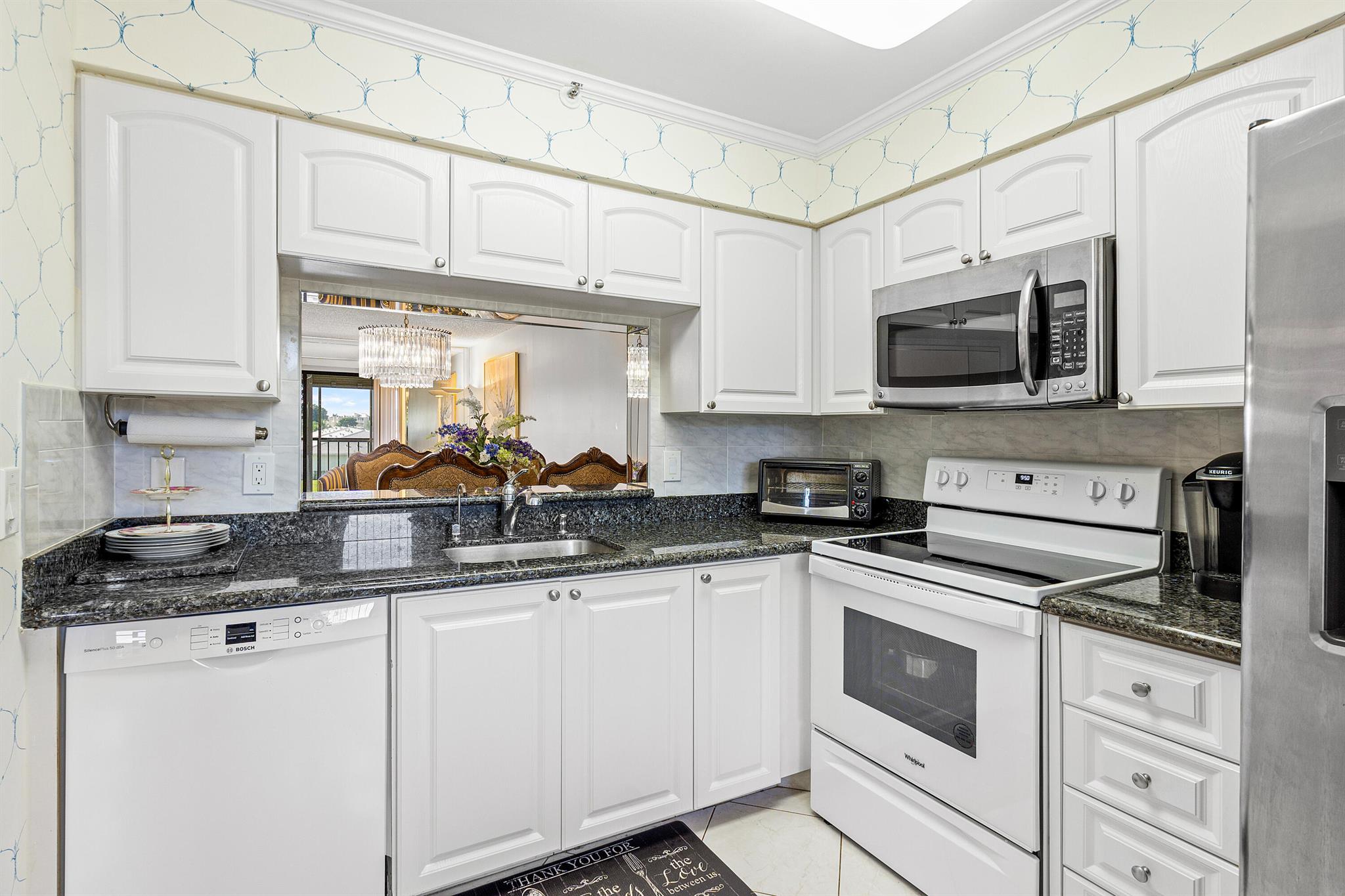 6866 Huntington Lane 307