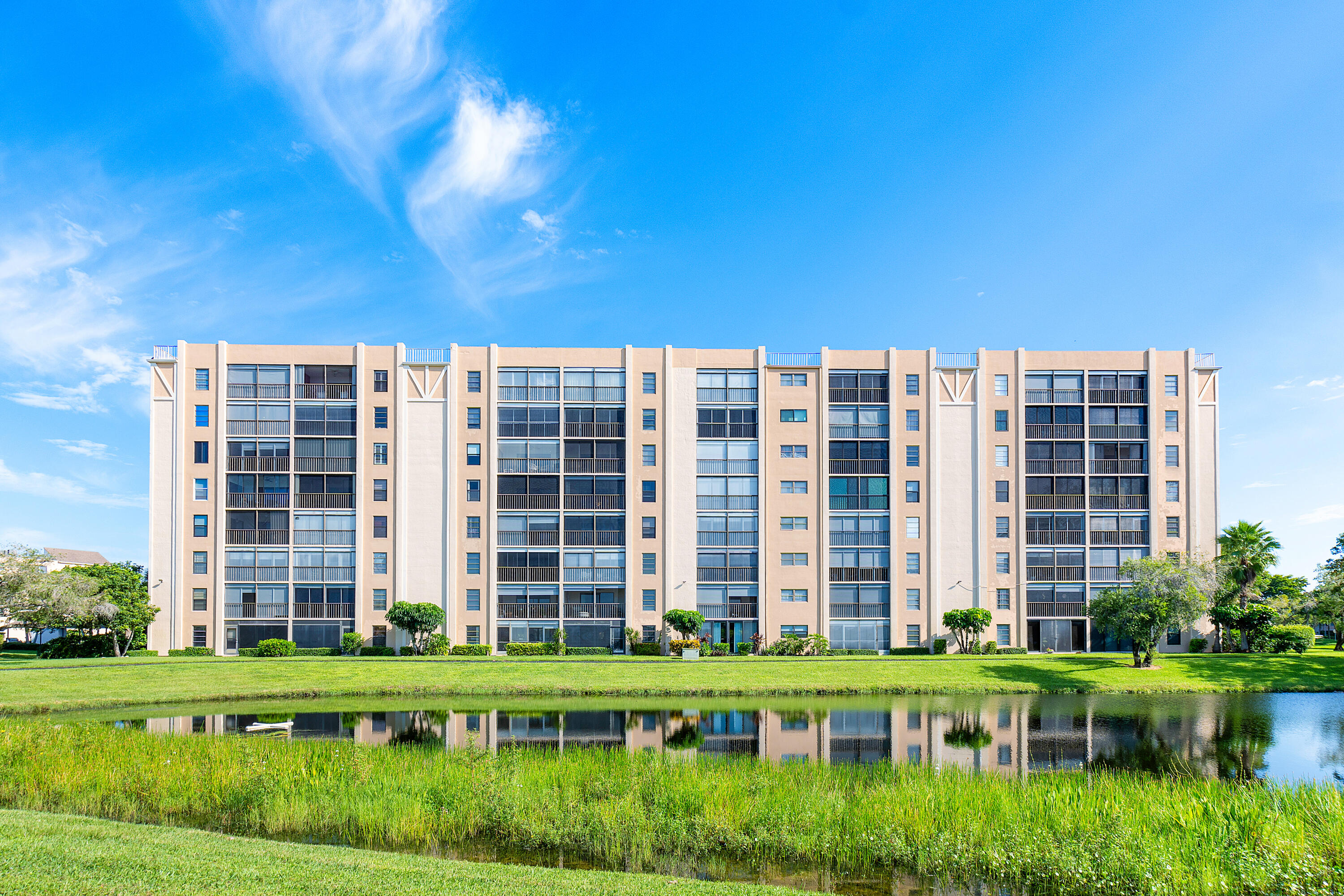 6866 Huntington Lane 307