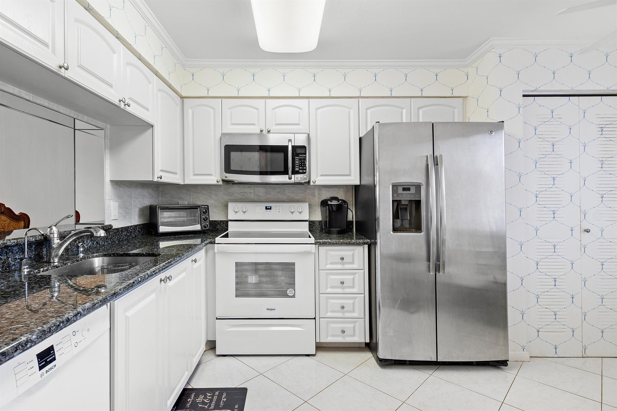 6866 Huntington Lane 307