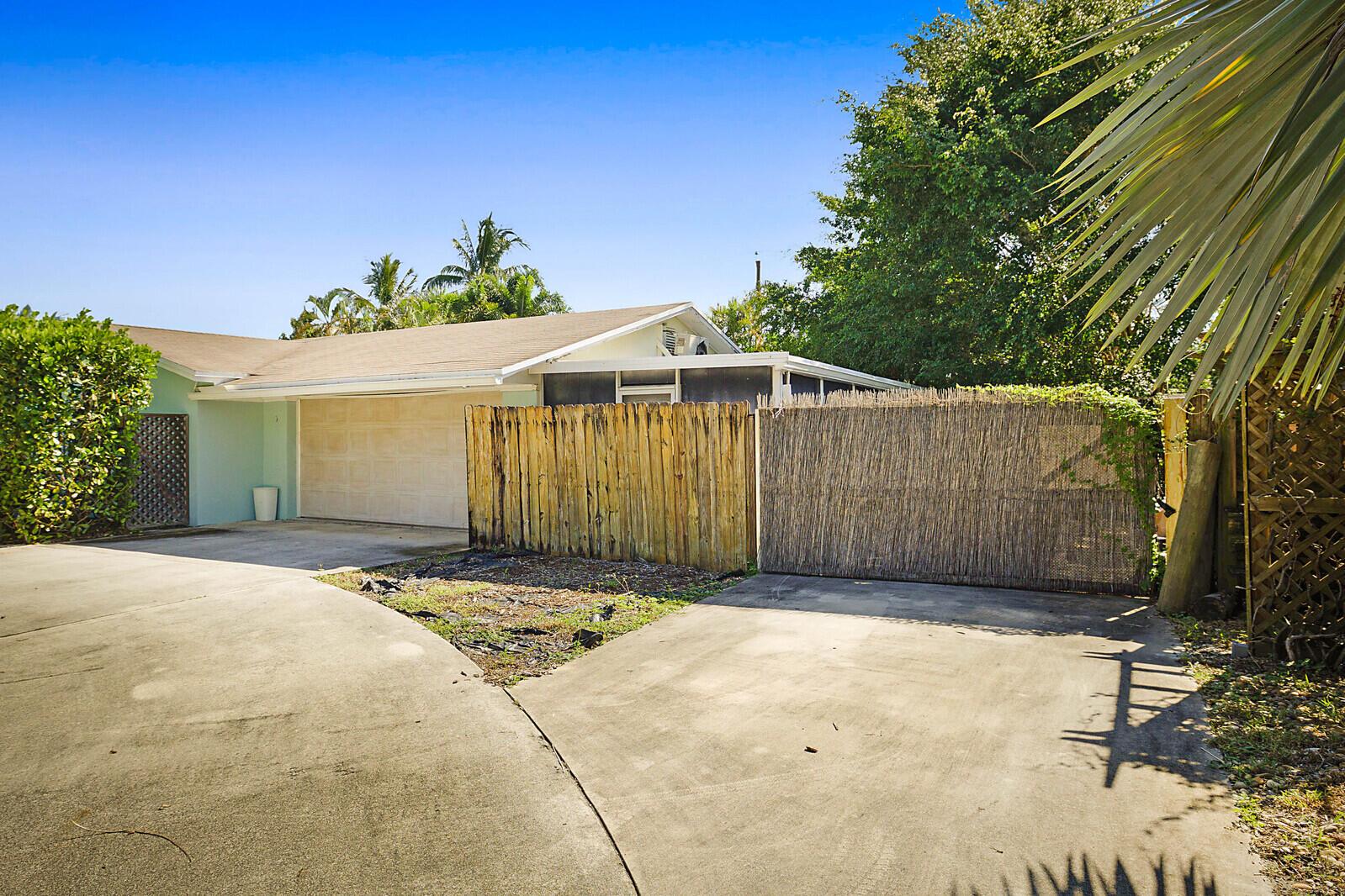 391 W Riverside Drive