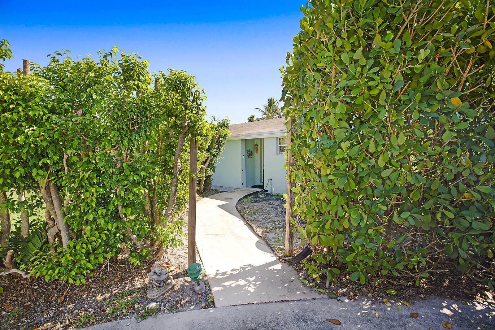 391 W Riverside Drive