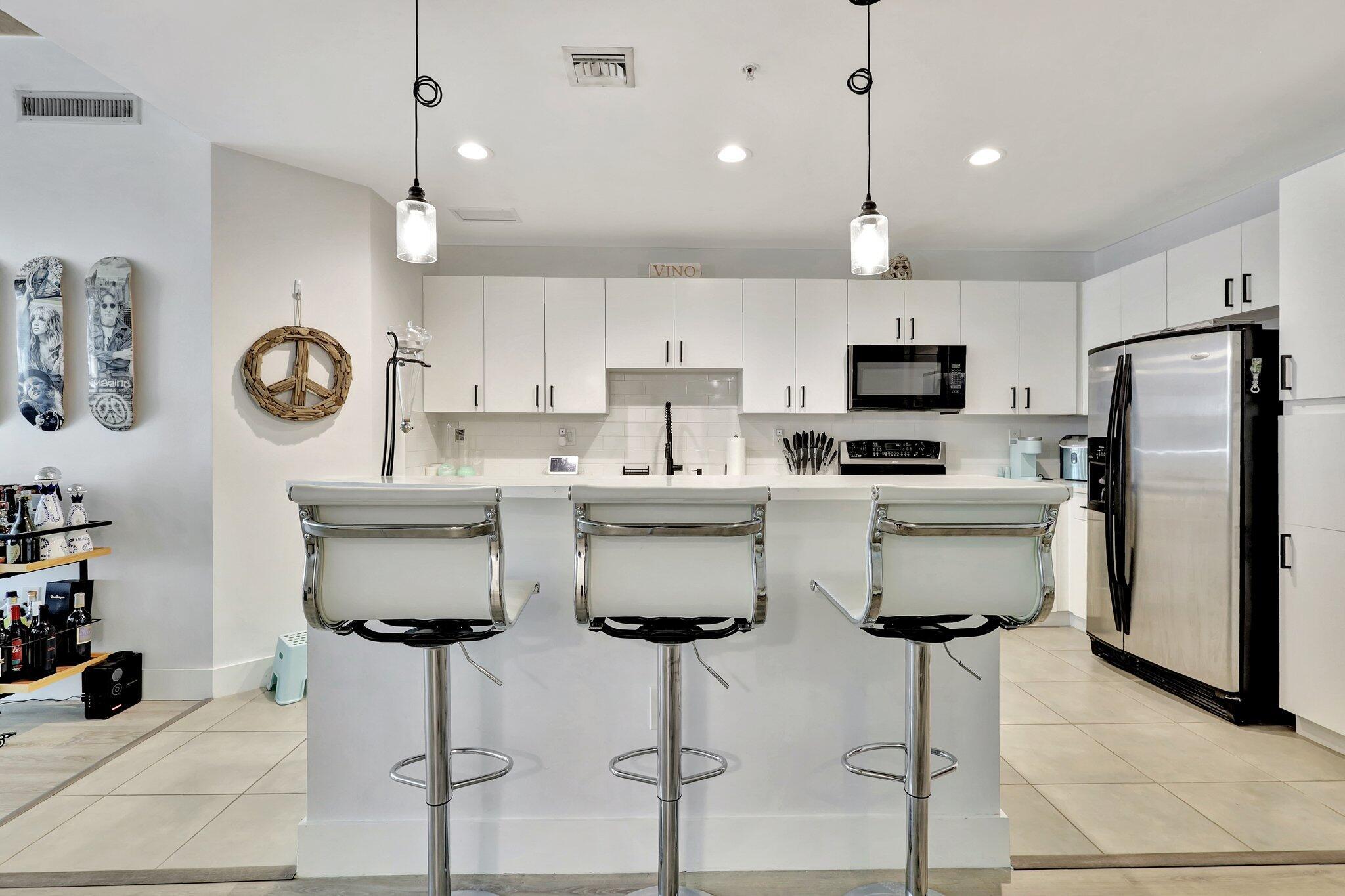 300 S Australian Avenue 719