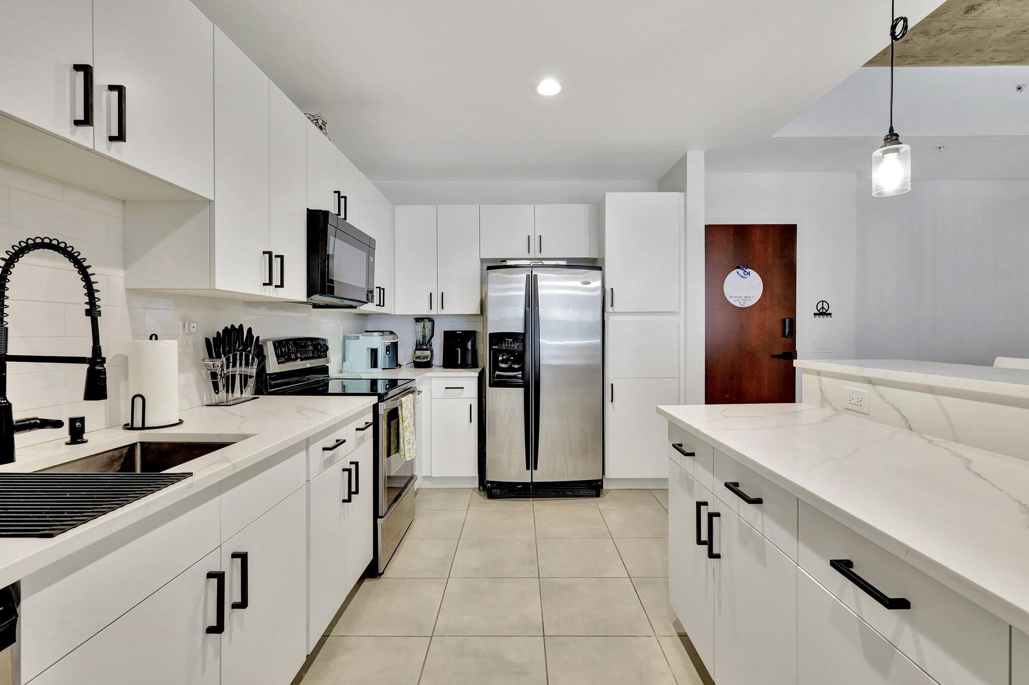 300 S Australian Avenue 719