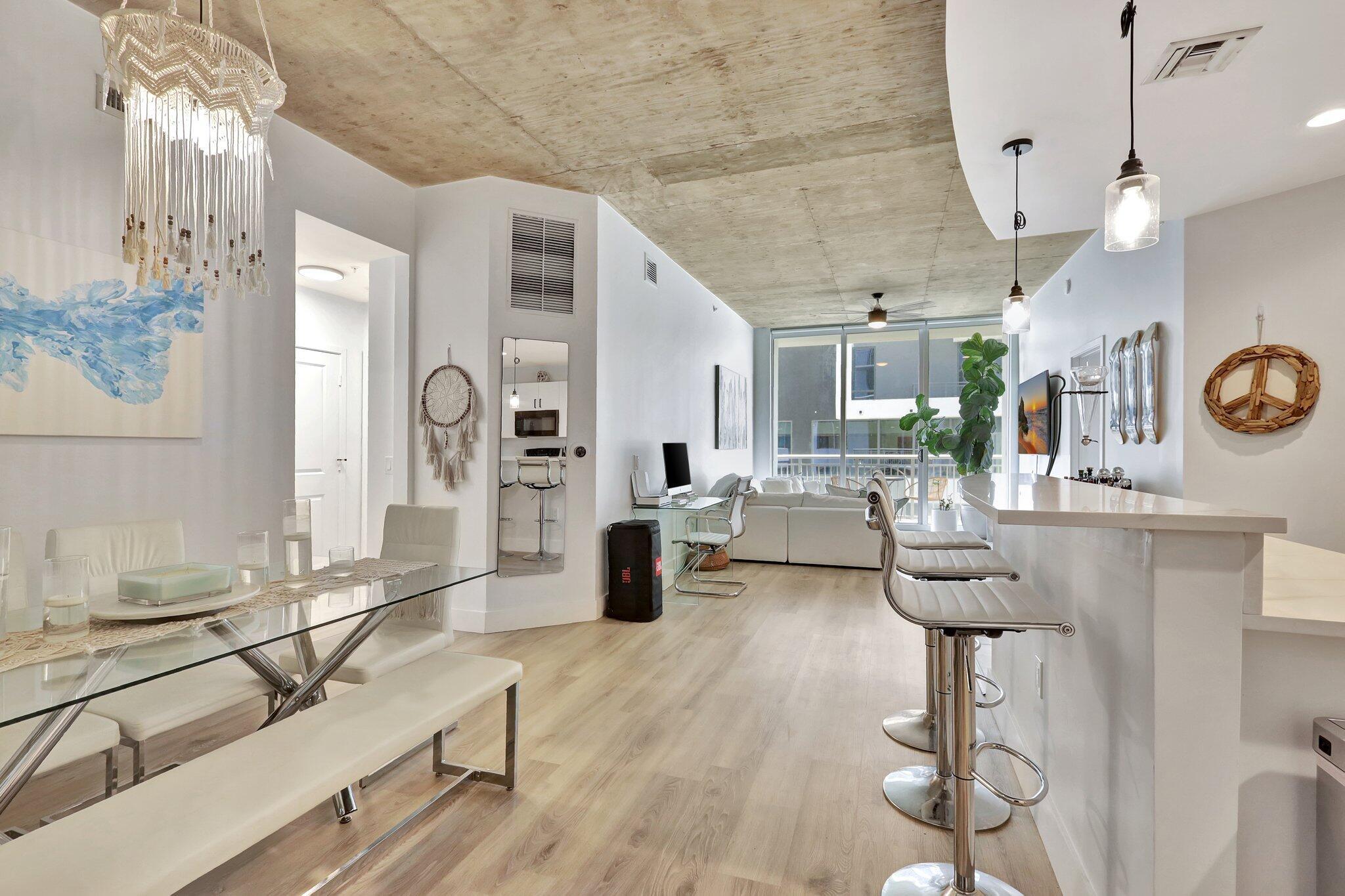 300 S Australian Avenue 719