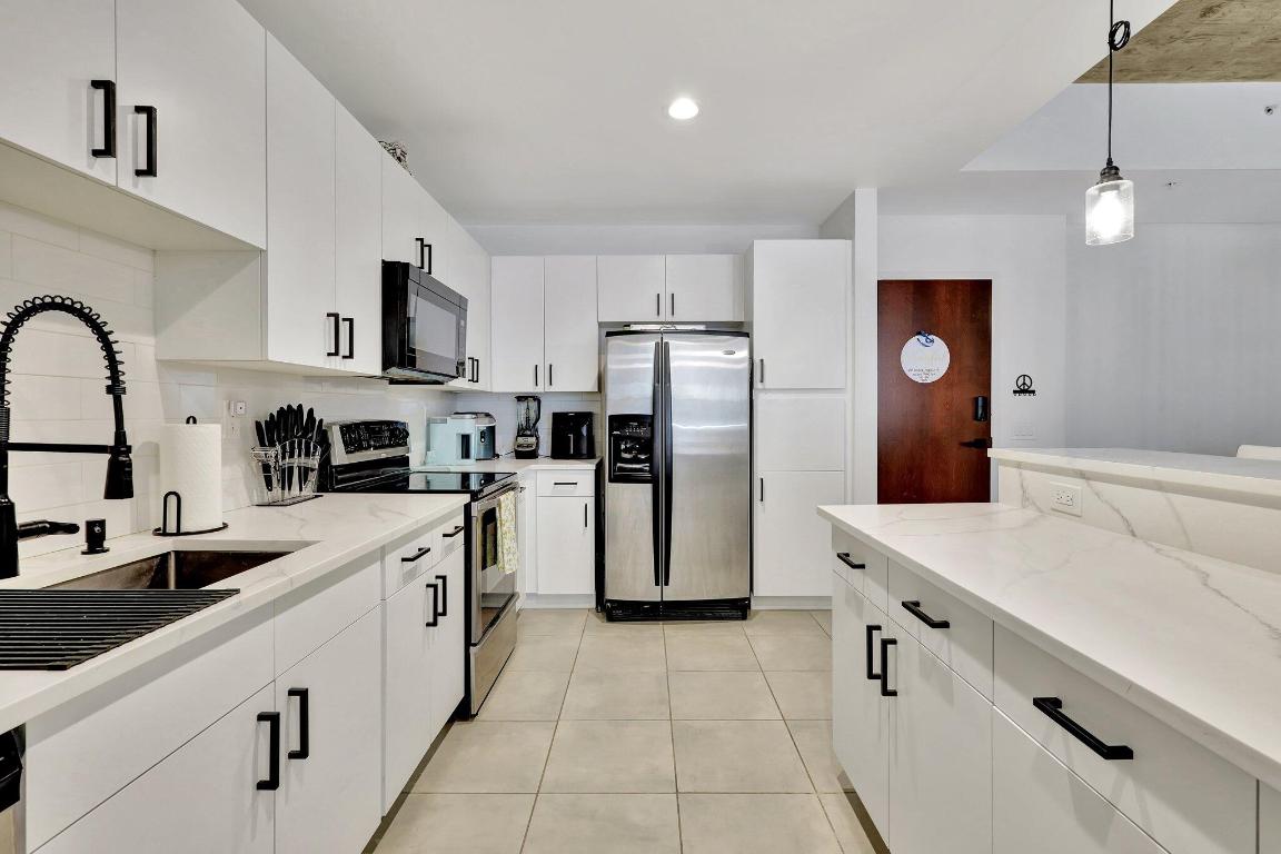 300 S Australian Avenue 719