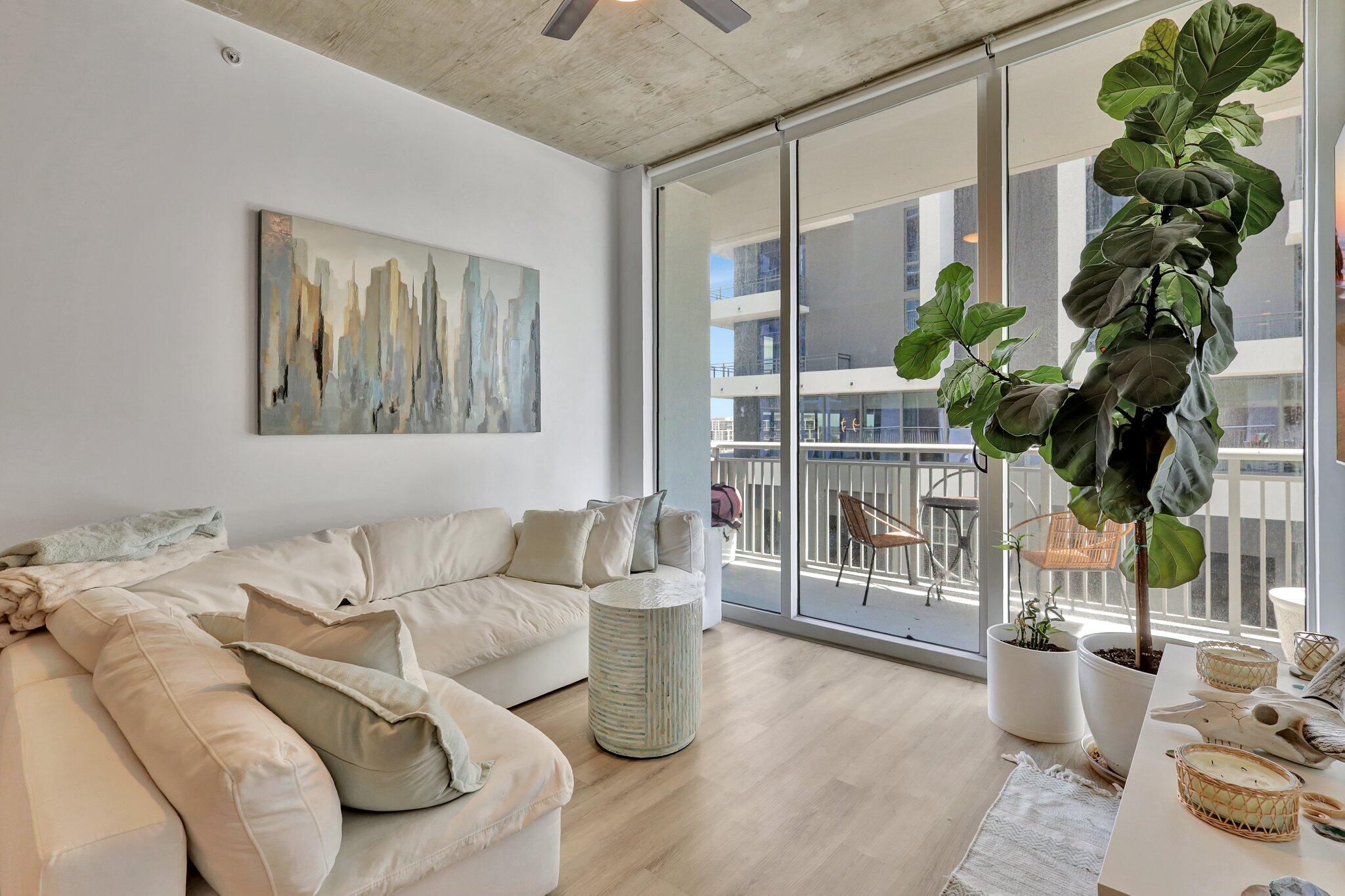 300 S Australian Avenue 719