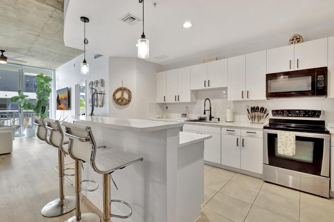 300 S Australian Avenue 719