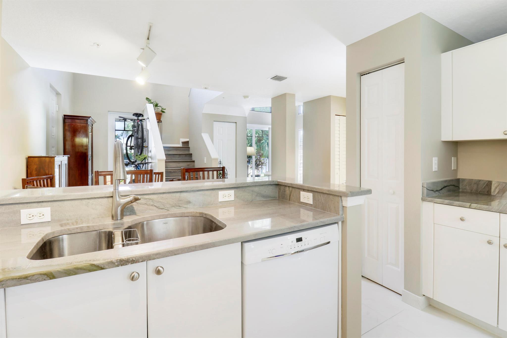 4736 Chancellor Drive 23