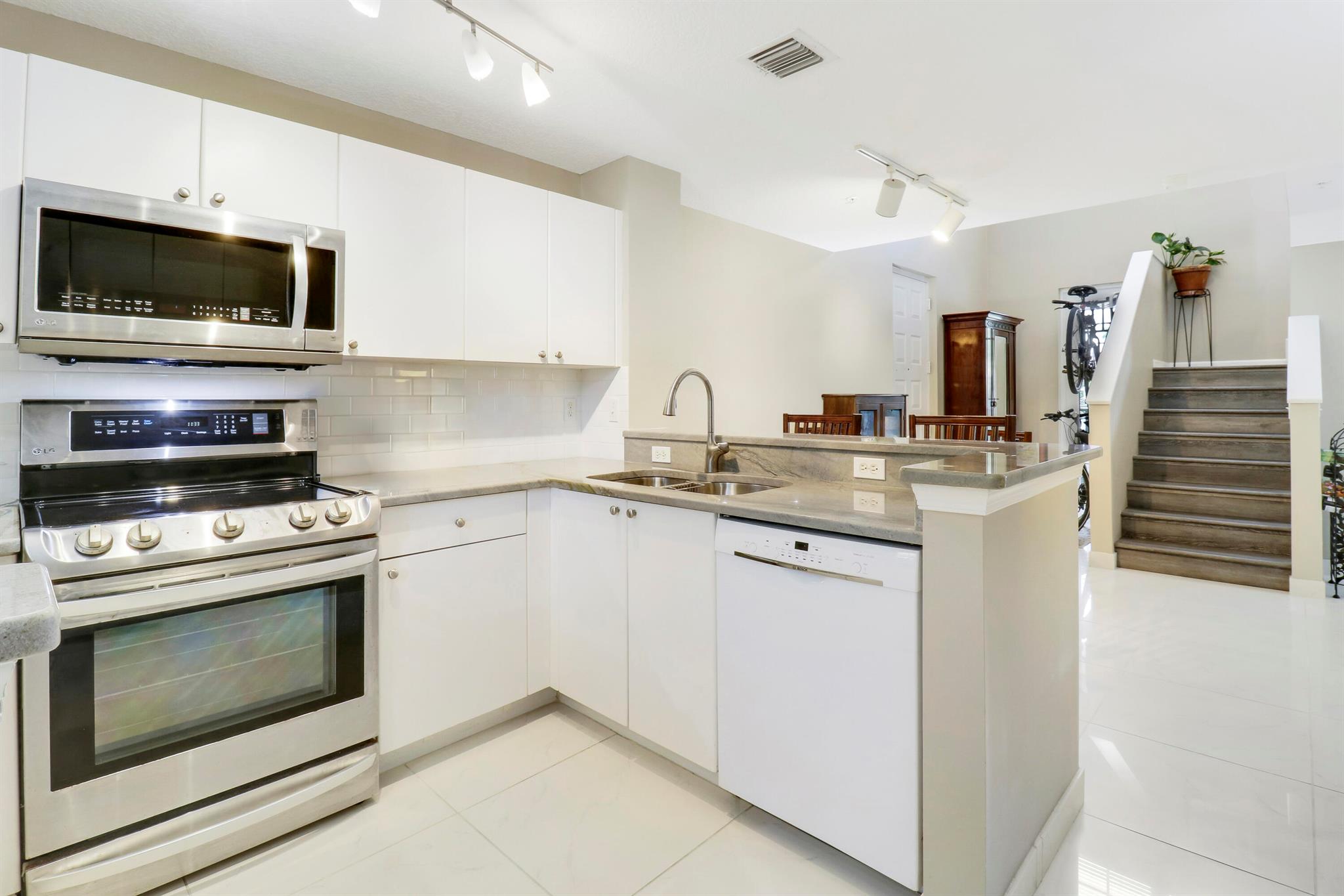 4736 Chancellor Drive 23