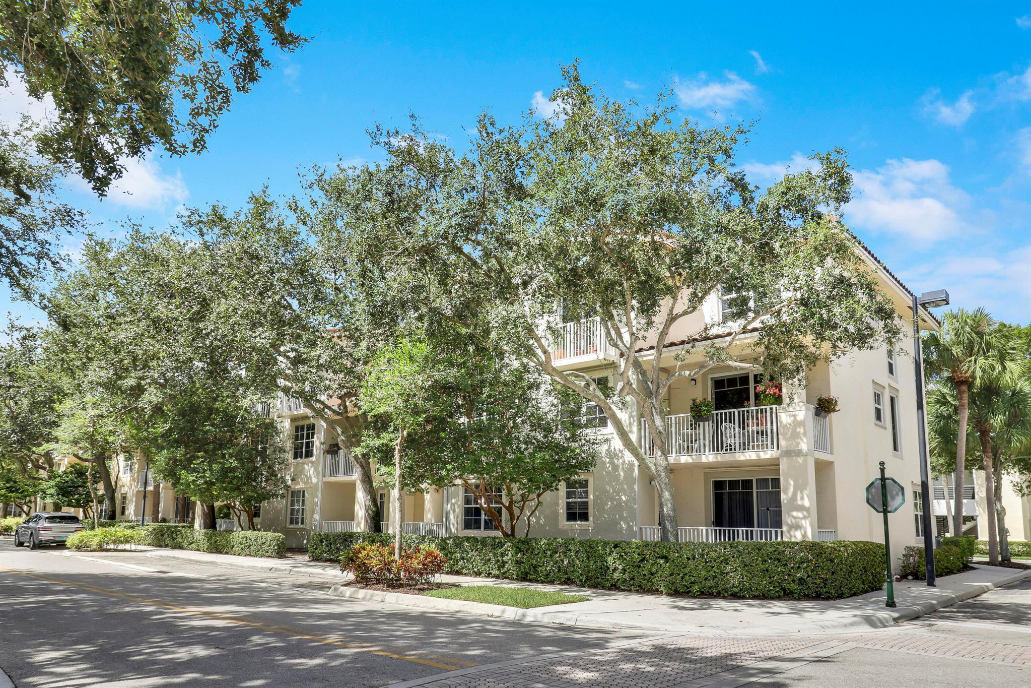 4736 Chancellor Drive 23