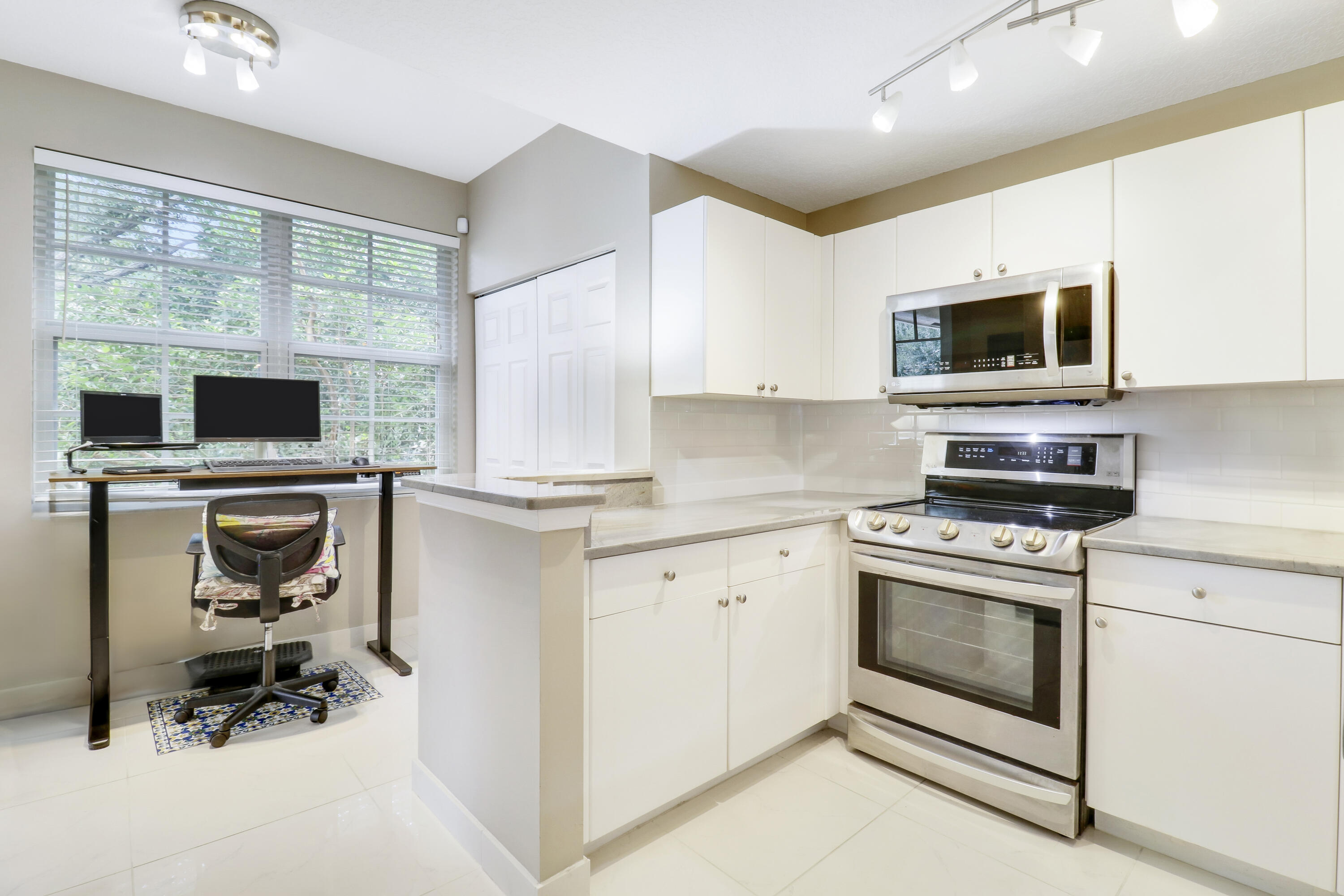 4736 Chancellor Drive 23