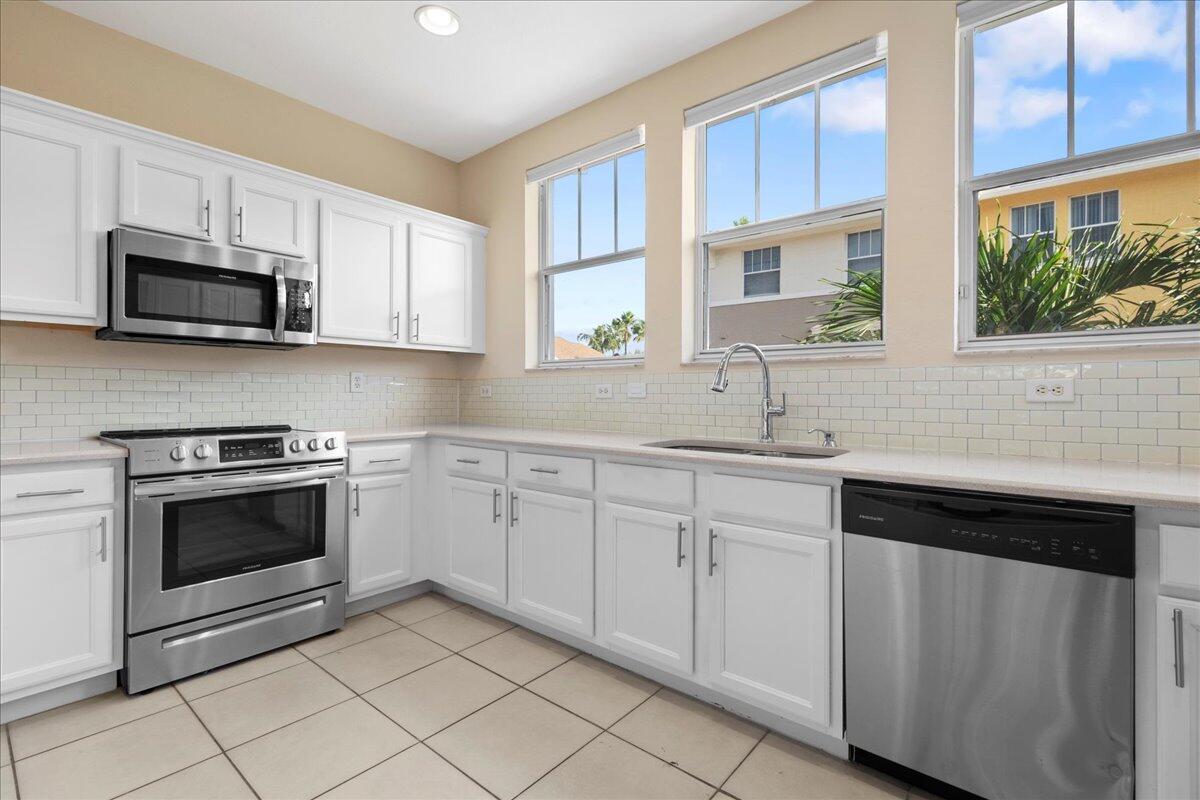 1730 Borrego Way 2