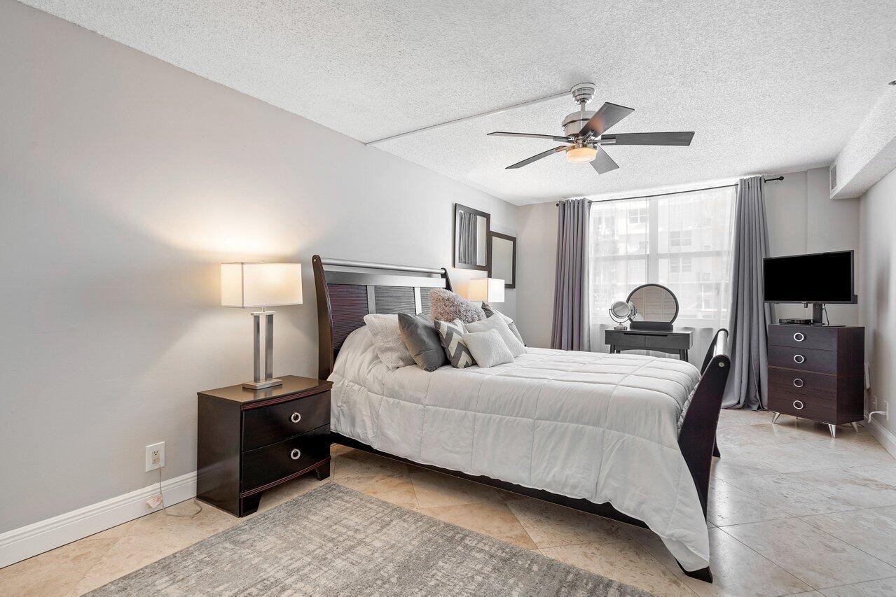 4511 S Ocean Boulevard 106