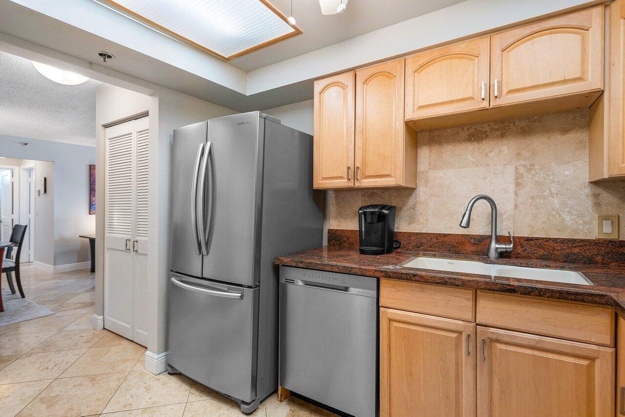 4511 S Ocean Boulevard 106