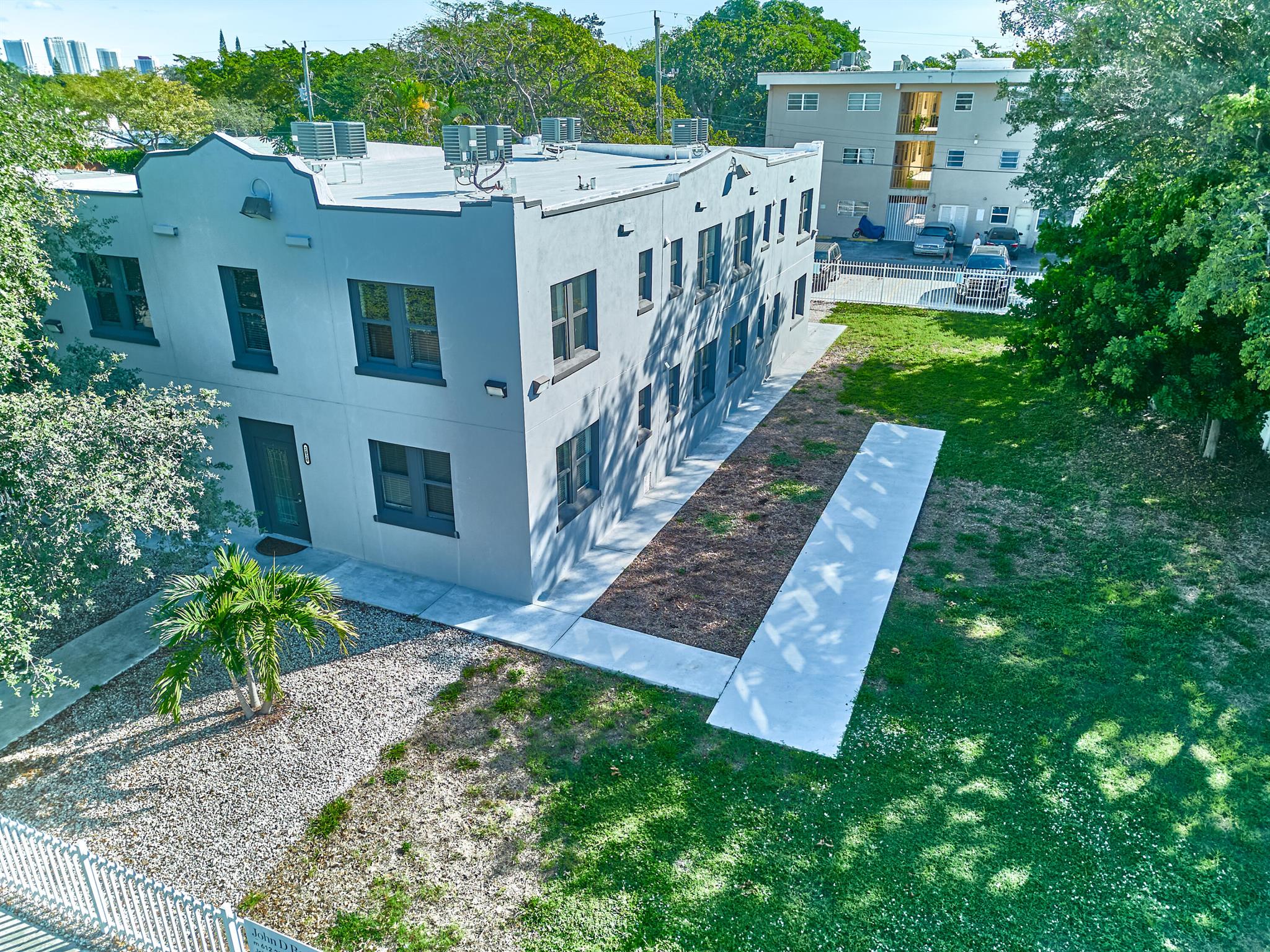 2020 Washington Street 1