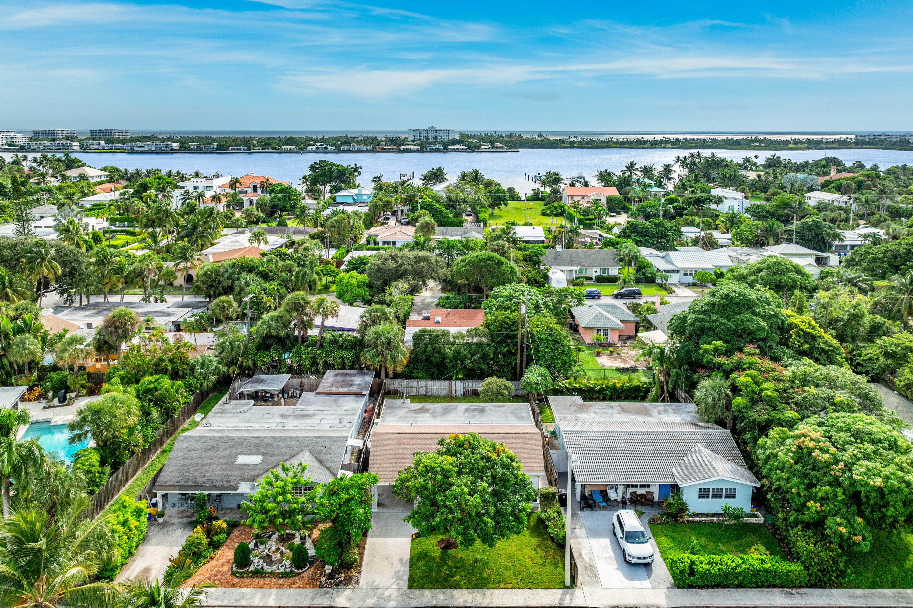1720 N Ocean Breeze