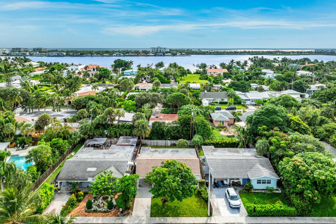 1720 N Ocean Breeze
