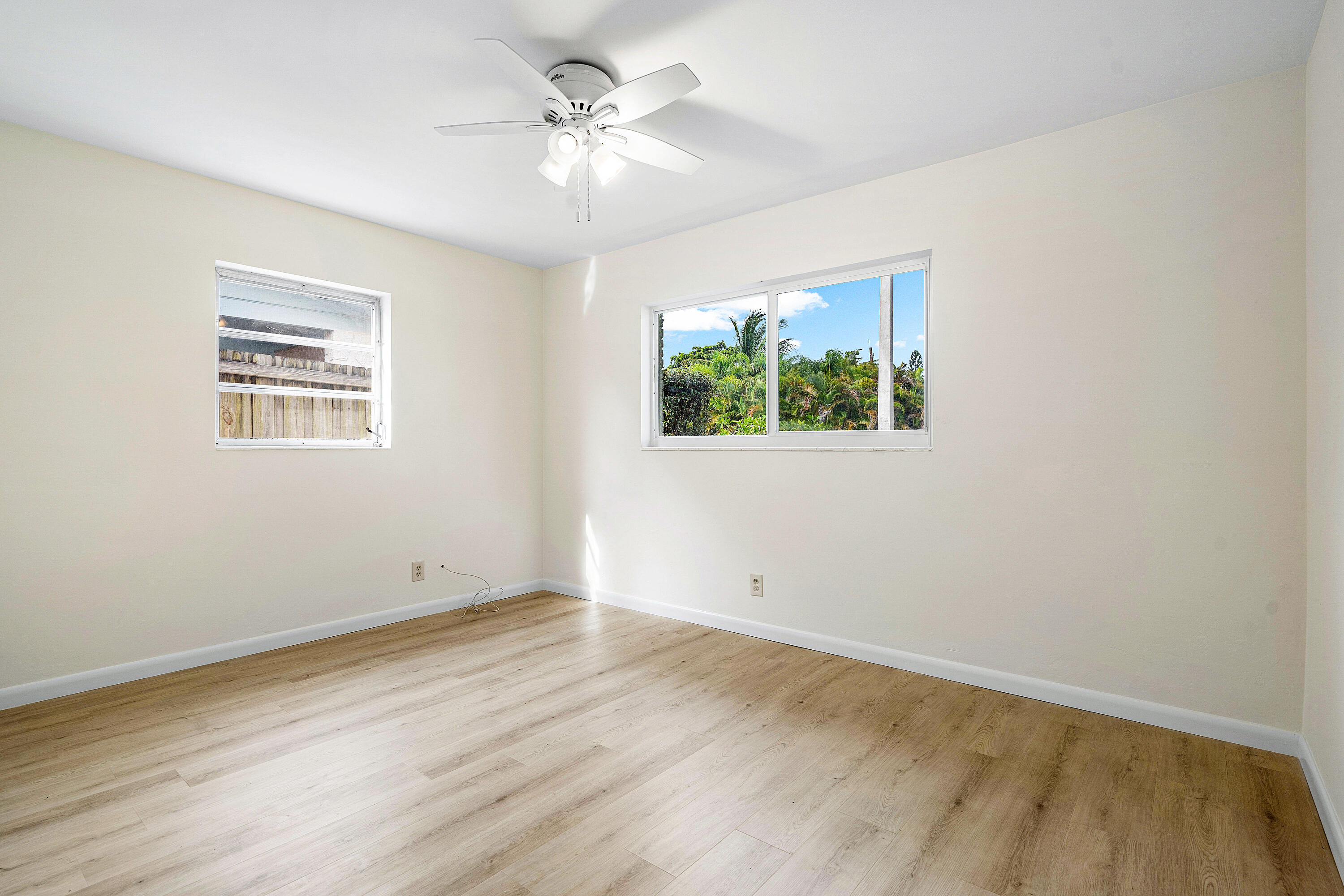 1720 N Ocean Breeze