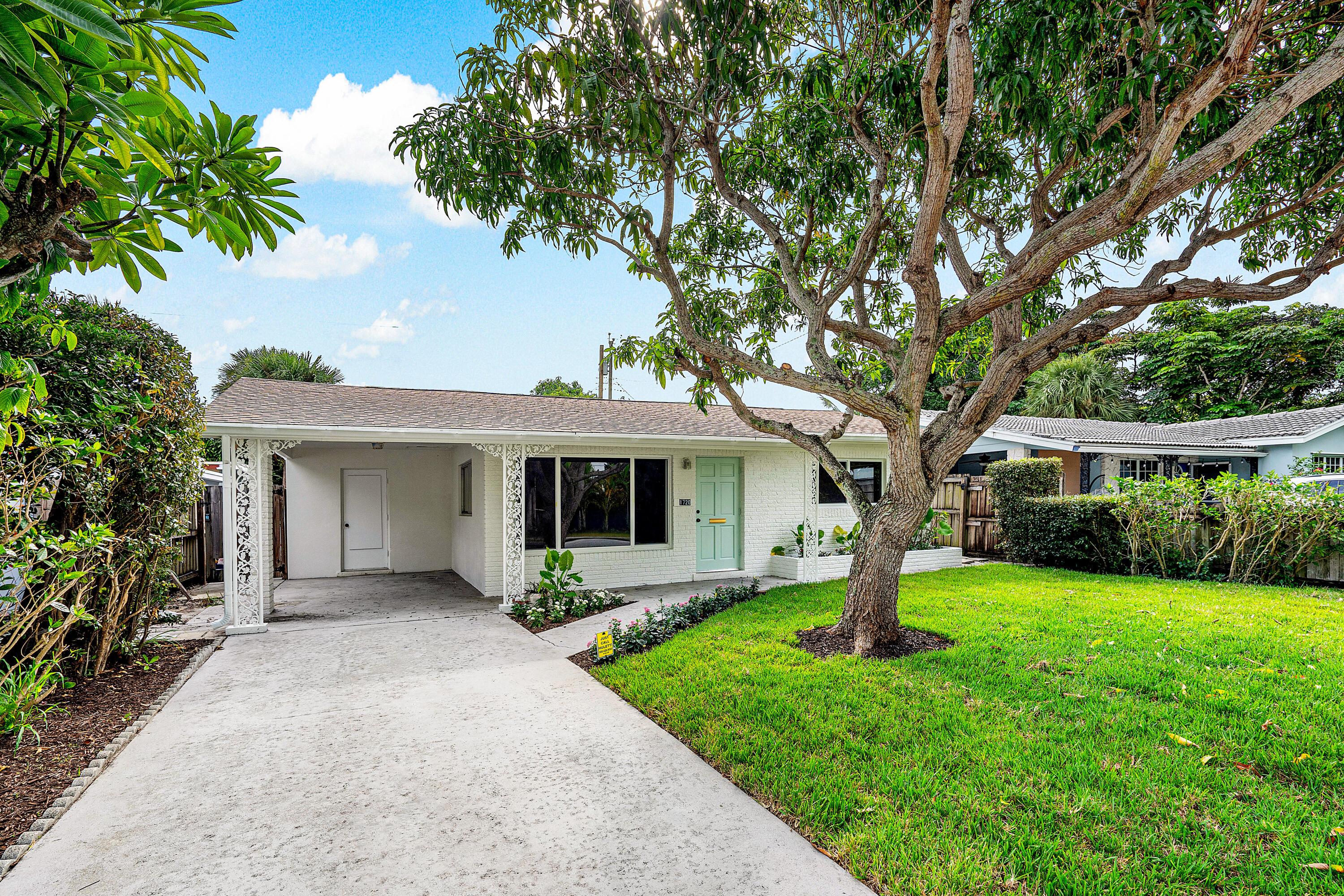1720 N Ocean Breeze