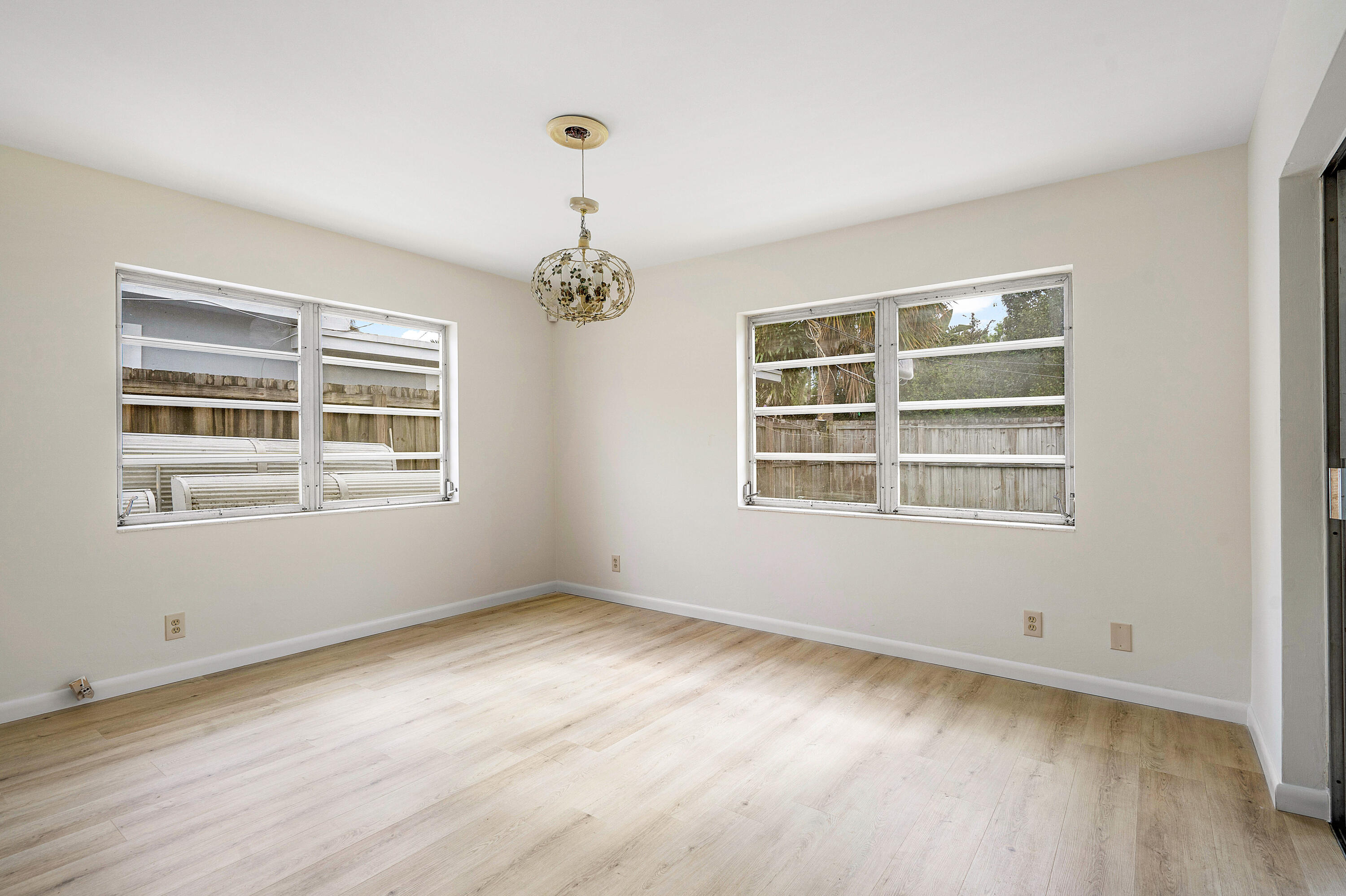 1720 N Ocean Breeze