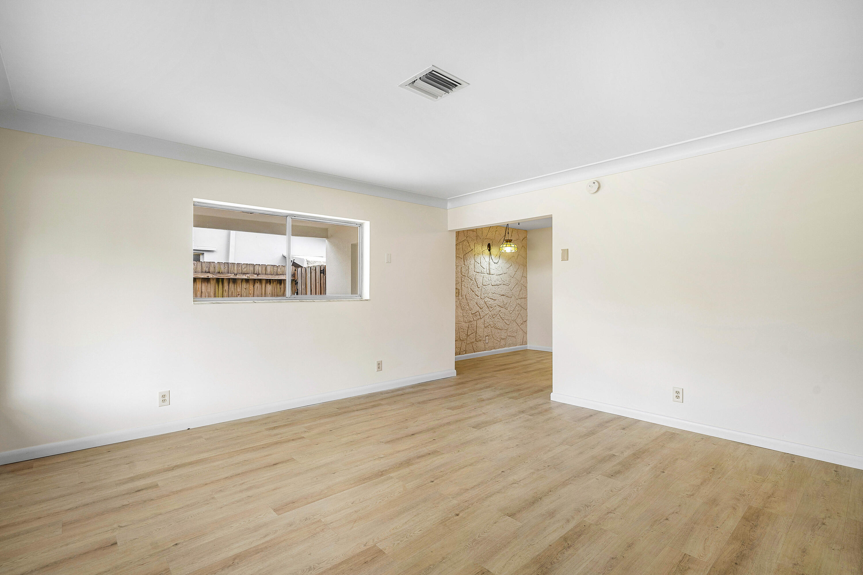 1720 N Ocean Breeze