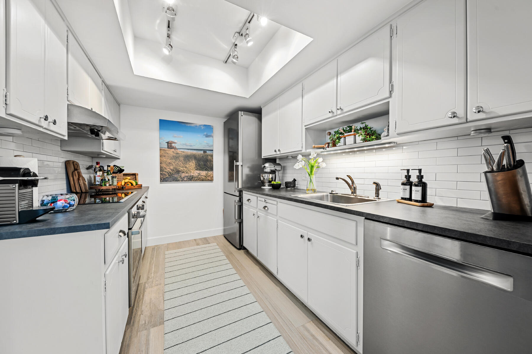 1015 Ingraham Avenue 8