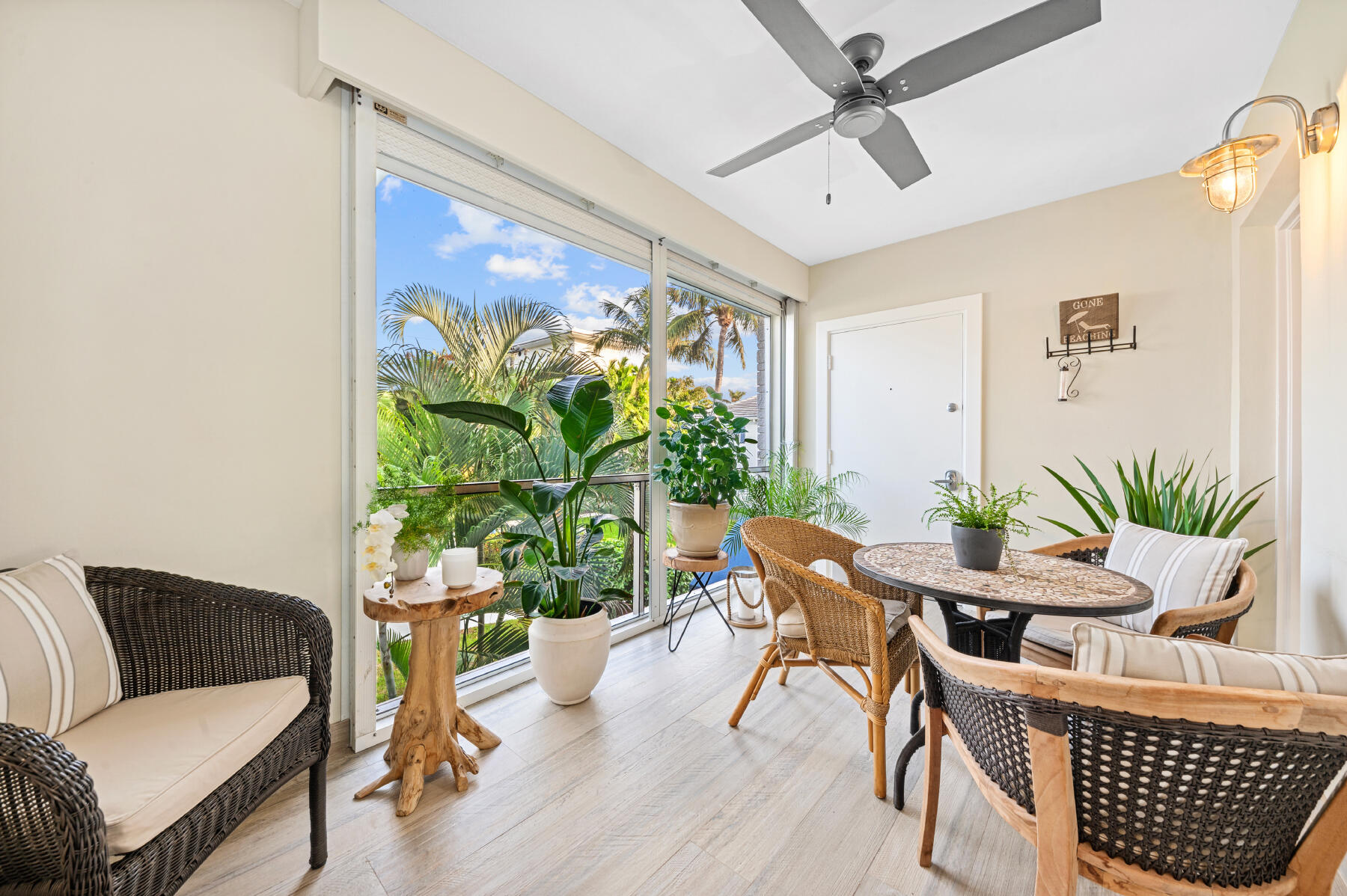 1015 Ingraham Avenue 8