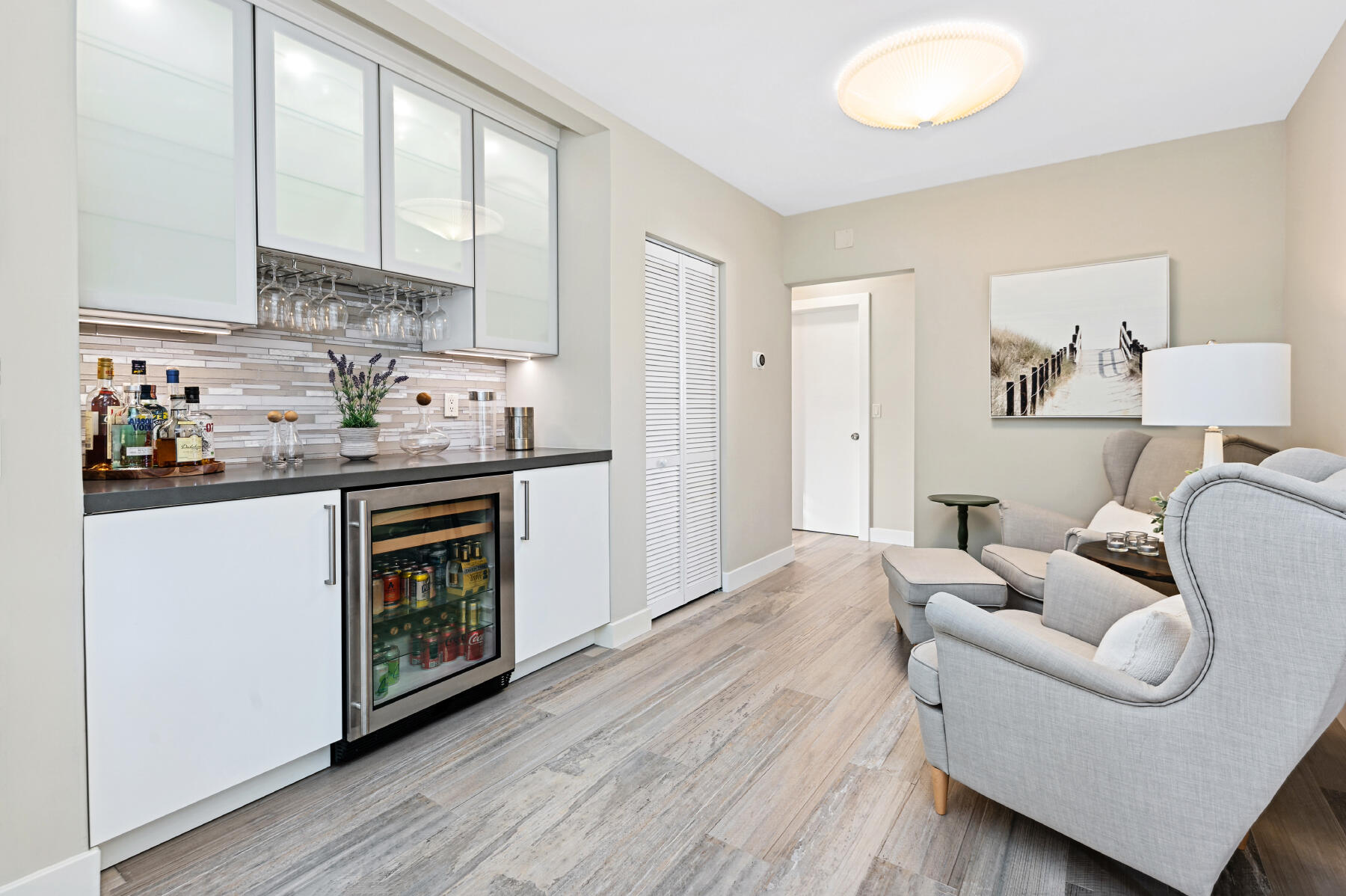 1015 Ingraham Avenue 8