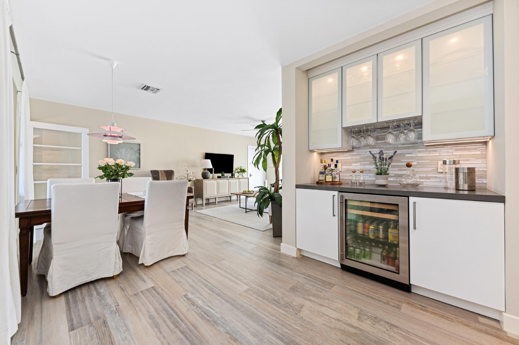 1015 Ingraham Avenue 8