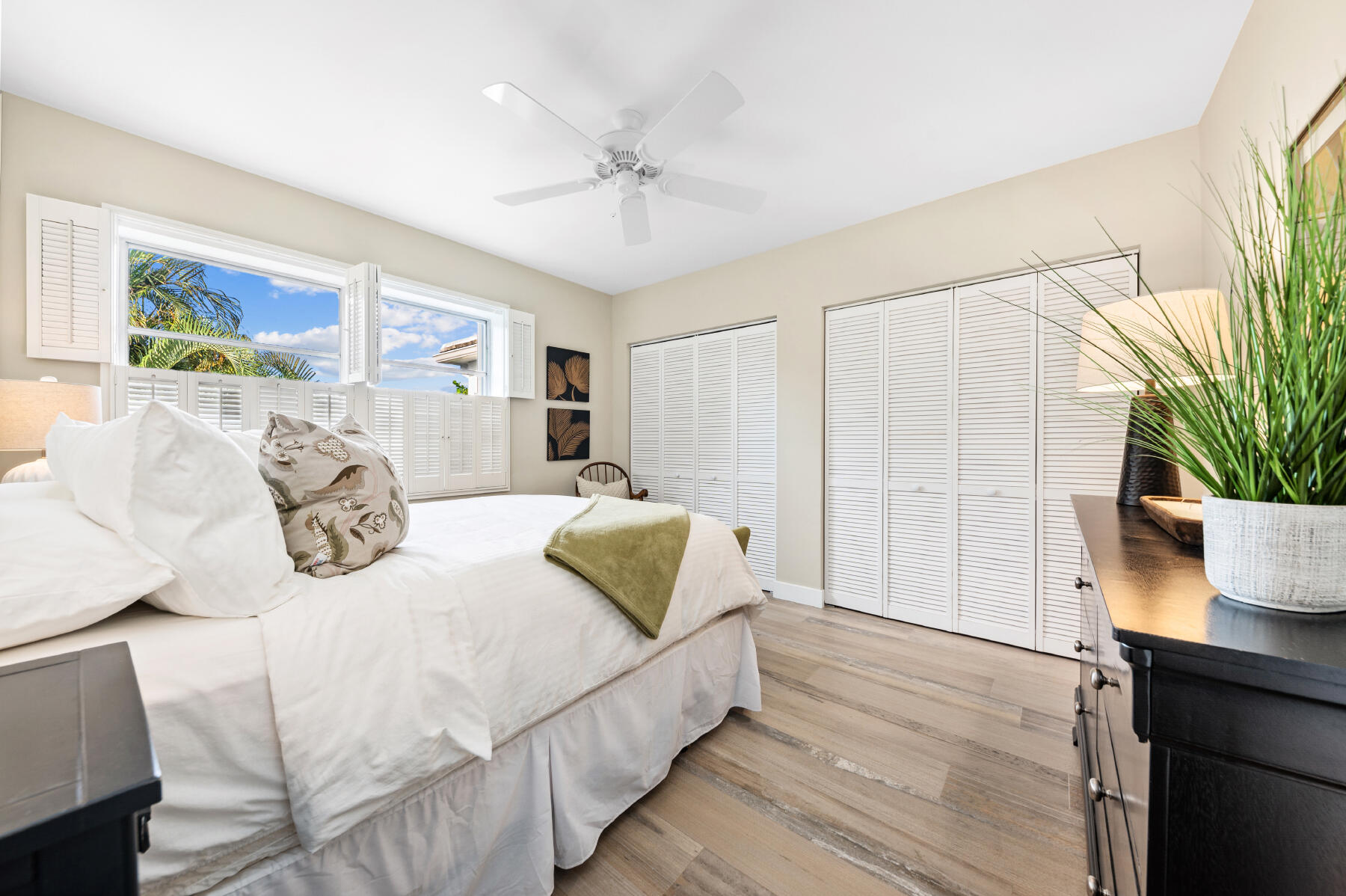 1015 Ingraham Avenue 8